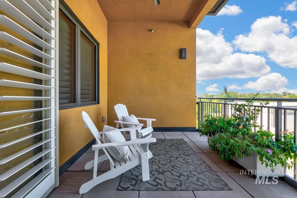 880 W River Street, Boise, Idaho 83702, 2 Bedrooms, 2 Bathrooms, Residential For Sale, Price $798,000,MLS 98983966