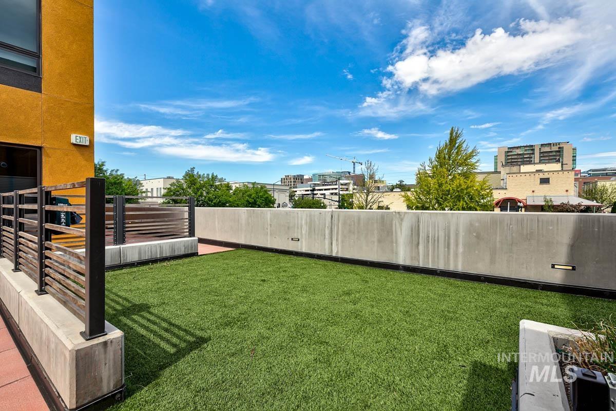 880 W River Street, Boise, Idaho 83702, 2 Bedrooms, 2 Bathrooms, Residential For Sale, Price $798,000,MLS 98983966