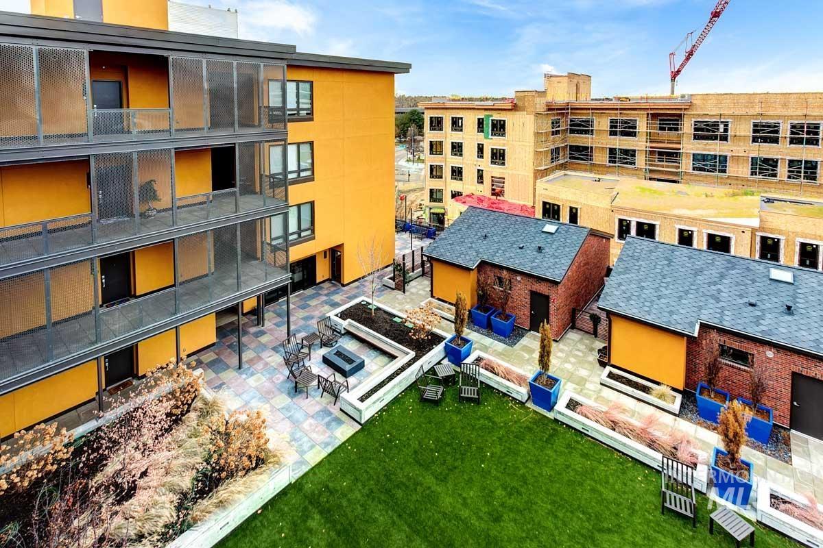 880 W River Street, Boise, Idaho 83702, 2 Bedrooms, 2 Bathrooms, Residential For Sale, Price $798,000,MLS 98983966
