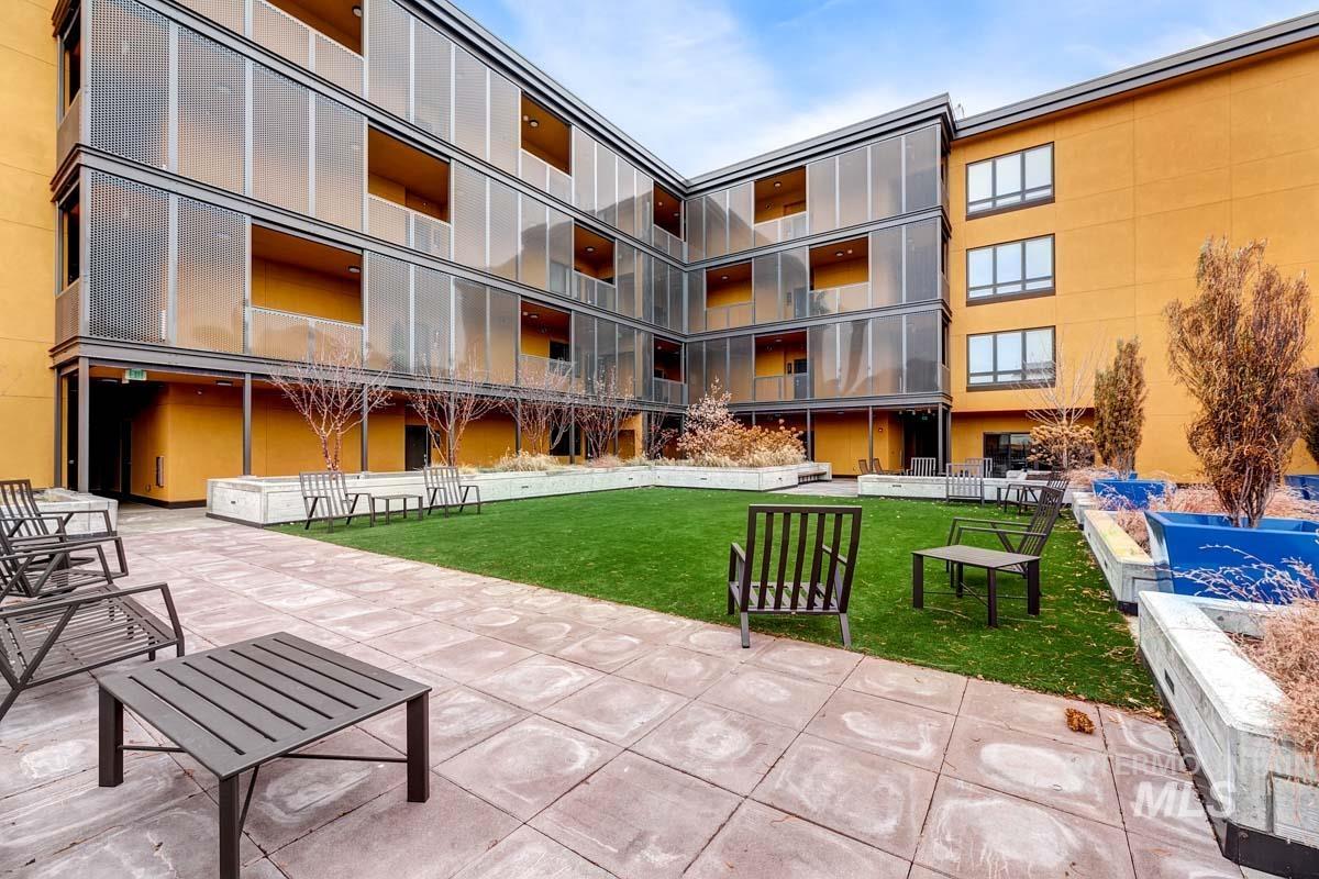 880 W River Street, Boise, Idaho 83702, 2 Bedrooms, 2 Bathrooms, Residential For Sale, Price $798,000,MLS 98983966