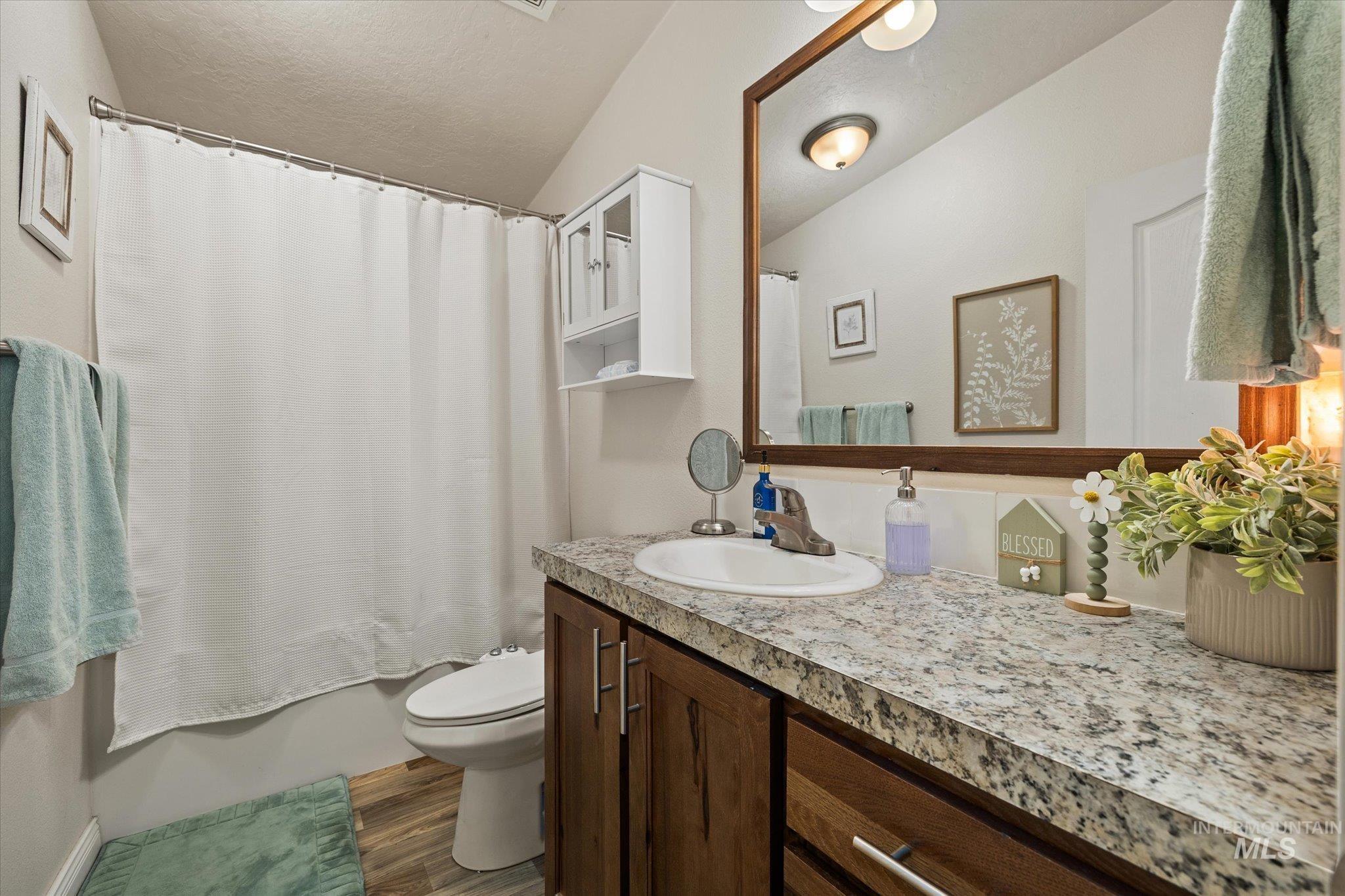 17 Mountain Meadow Rd, Idaho City, Idaho 83631, 3 Bedrooms, 2 Bathrooms, Residential For Sale, Price $475,000, 98983968