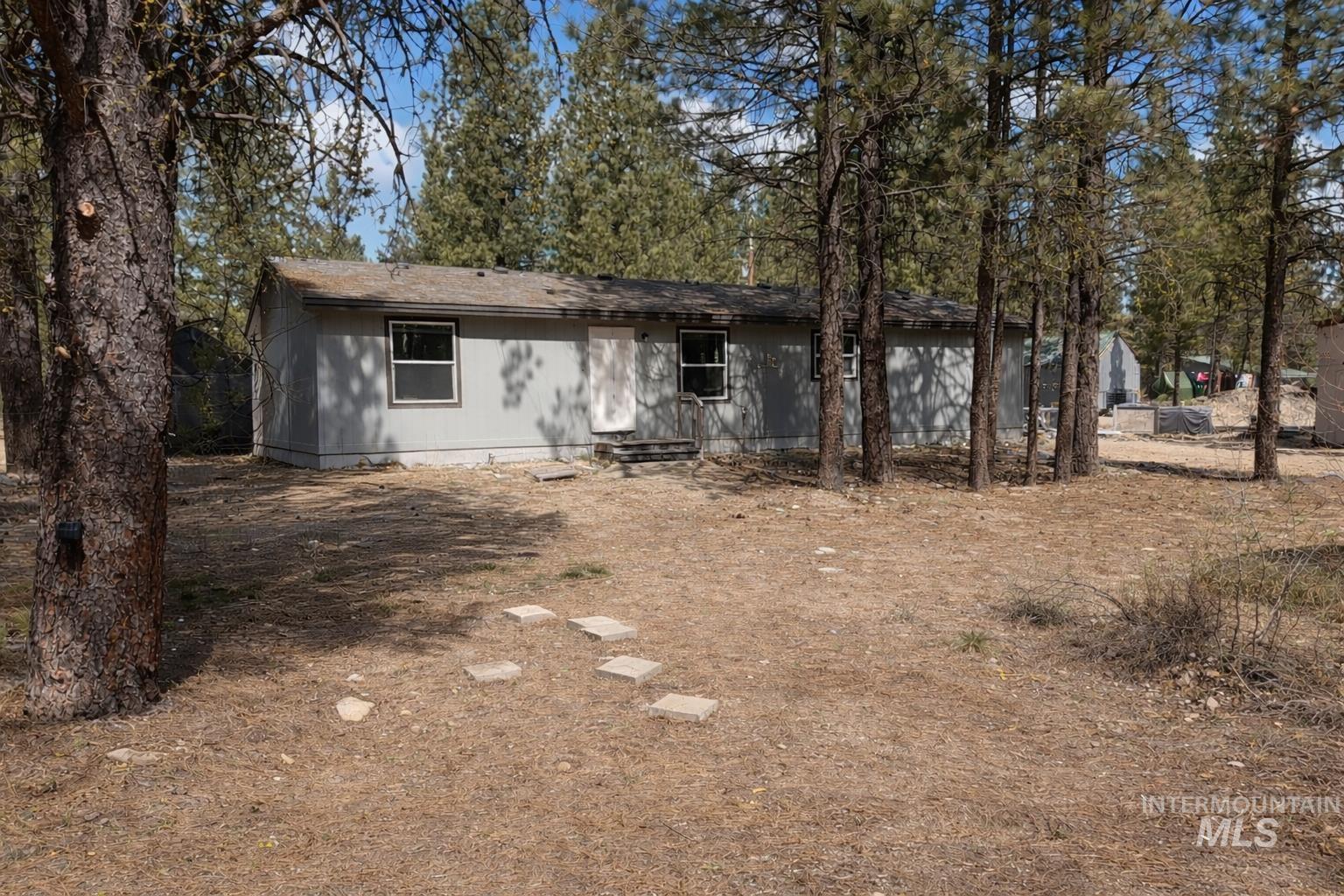 17 Mountain Meadow Rd, Idaho City, Idaho 83631, 3 Bedrooms, 2 Bathrooms, Residential For Sale, Price $475,000, 98983968