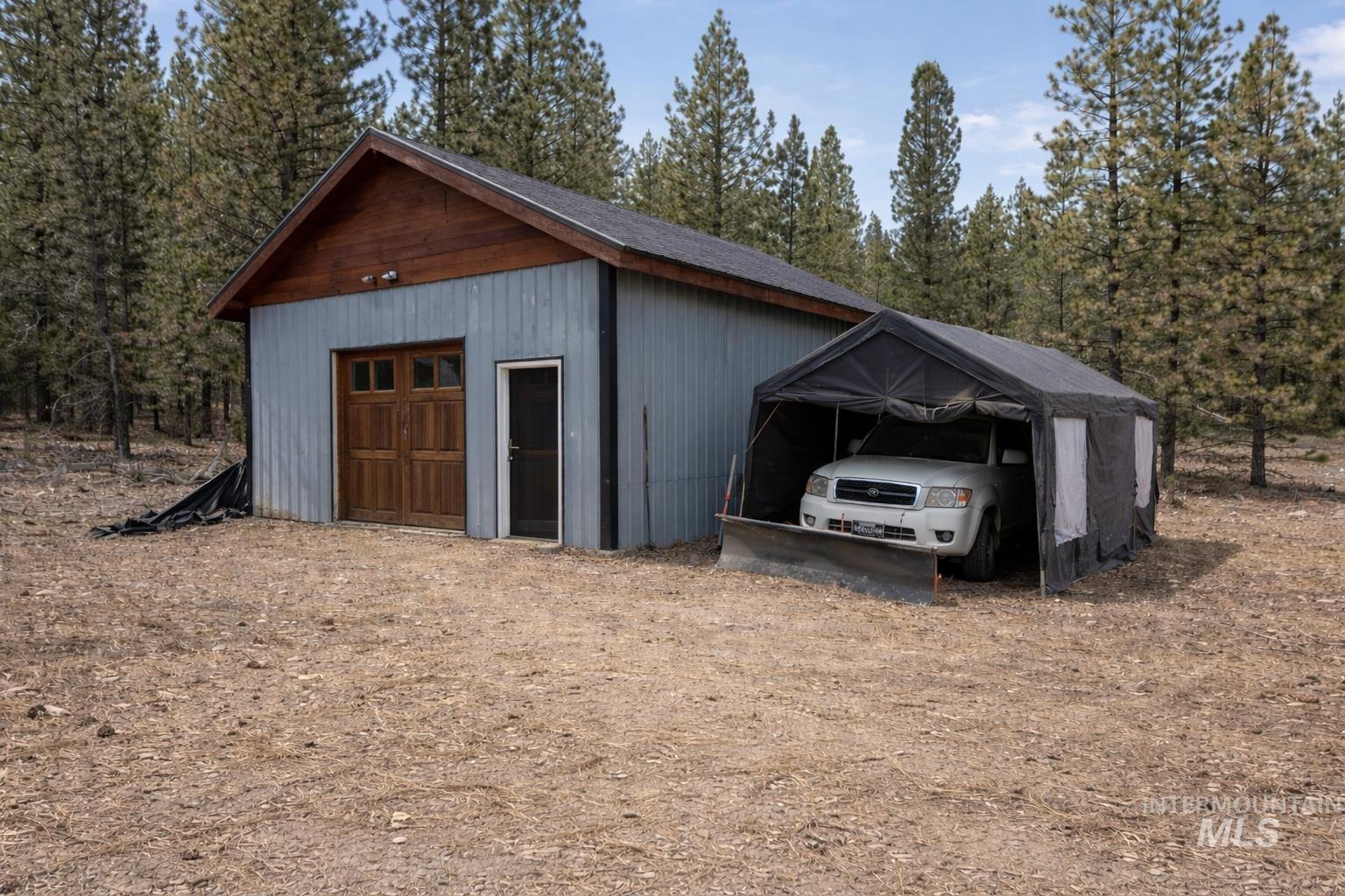 17 Mountain Meadow Rd, Idaho City, Idaho 83631, 3 Bedrooms, 2 Bathrooms, Residential For Sale, Price $475,000, 98983968