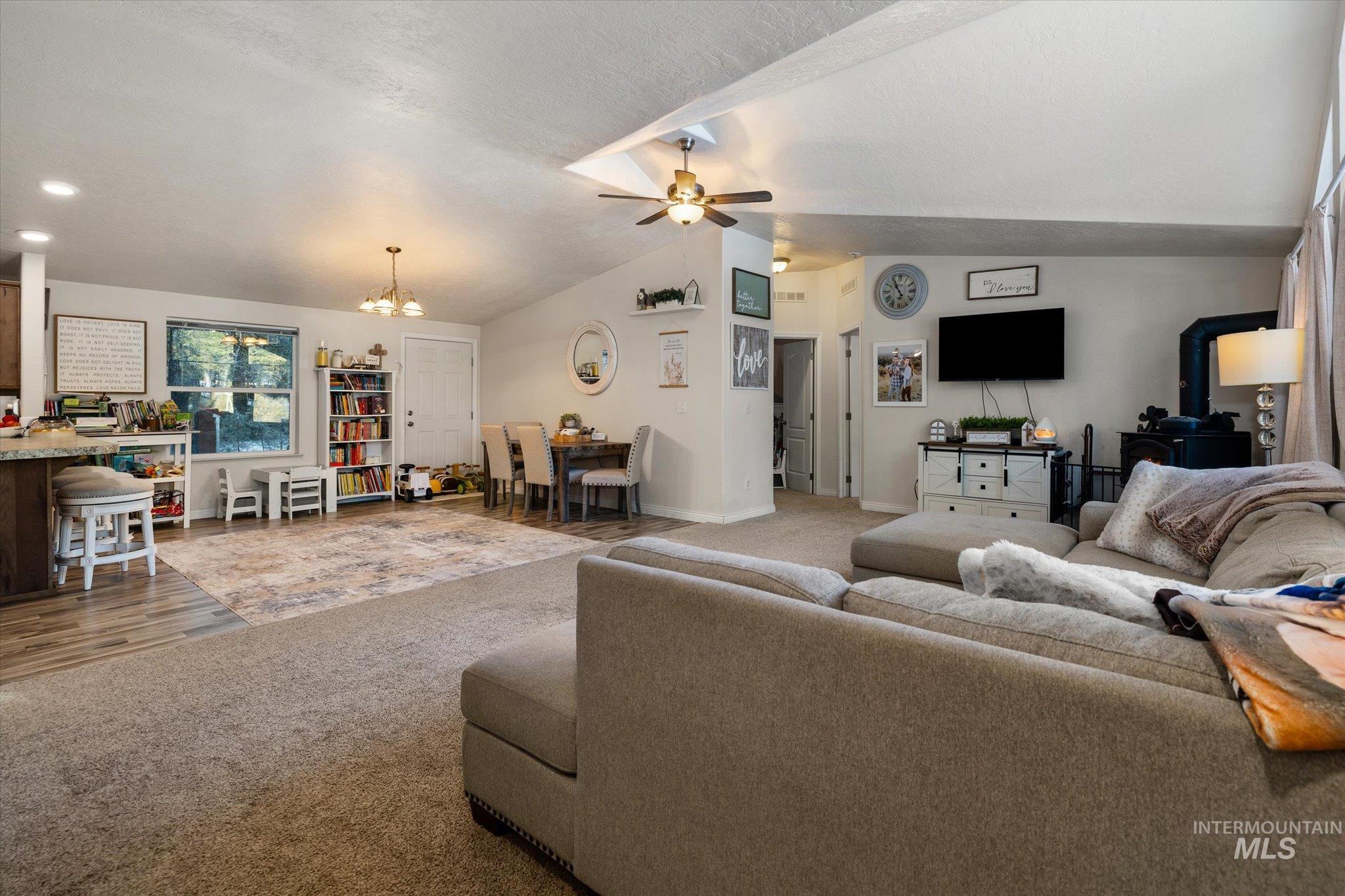 17 Mountain Meadow Rd, Idaho City, Idaho 83631, 3 Bedrooms, 2 Bathrooms, Residential For Sale, Price $475,000, 98983968