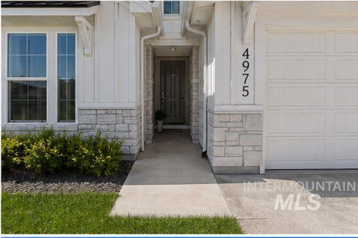 4975 N Brock Ave, Meridian, Idaho 83646-7690, 3 Bedrooms, 2 Bathrooms, Residential For Sale, Price $569,900, 98983969