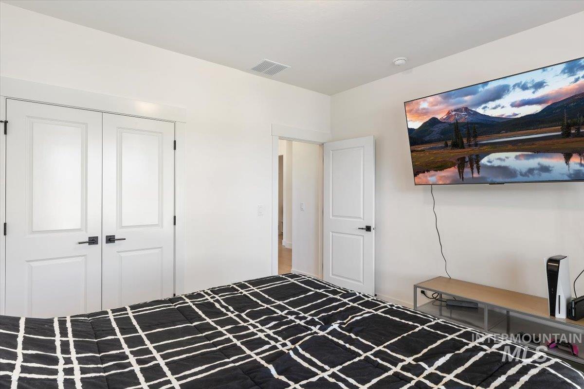 4975 N Brock Ave, Meridian, Idaho 83646-7690, 3 Bedrooms, 2 Bathrooms, Residential For Sale, Price $569,900, 98983969