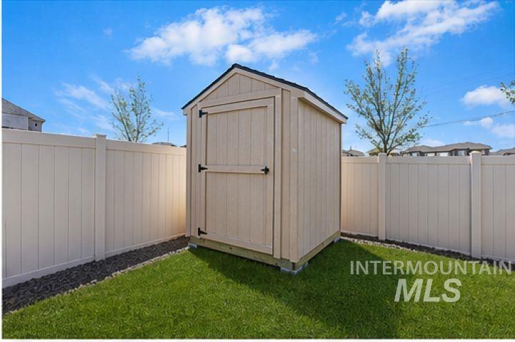 4975 N Brock Ave, Meridian, Idaho 83646-7690, 3 Bedrooms, 2 Bathrooms, Residential For Sale, Price $569,900, 98983969