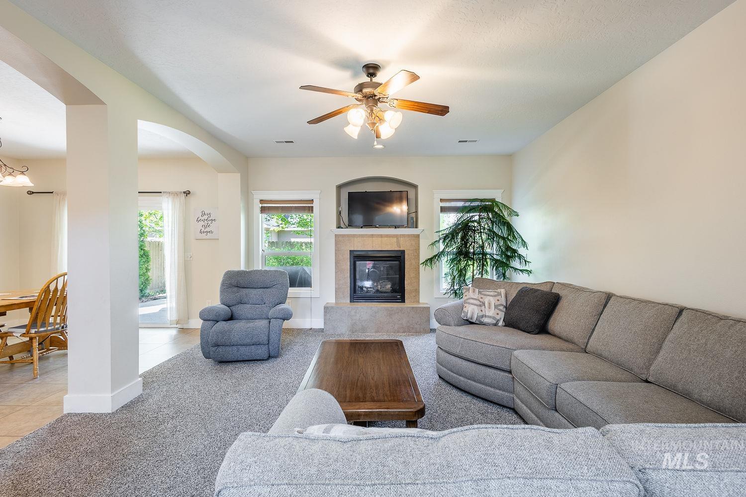 591 N Pringlewood Pl, Star, Idaho 53669, 4 Bedrooms, 3 Bathrooms, Residential For Sale, Price $598,000, 98983973