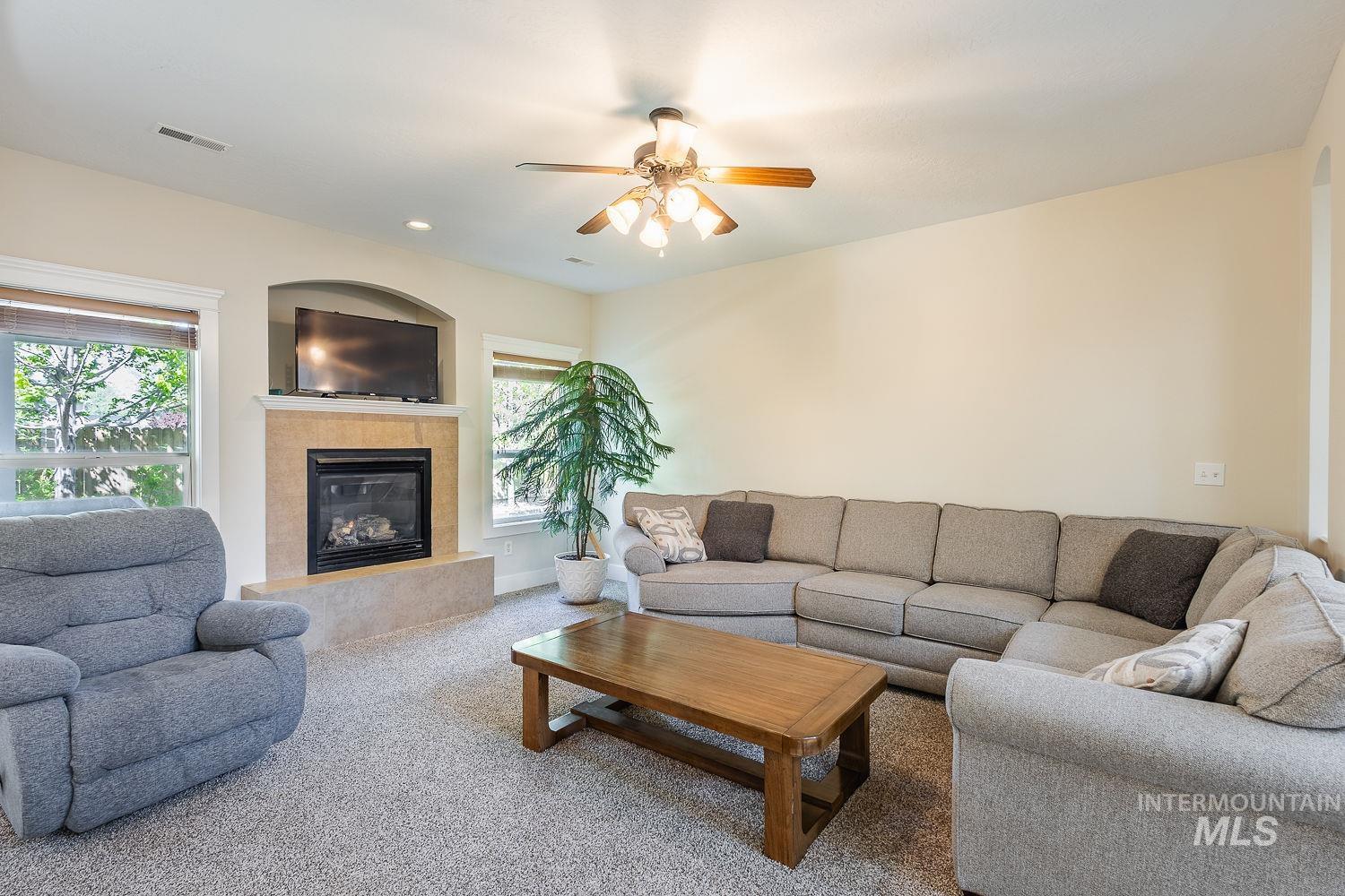 591 N Pringlewood Pl, Star, Idaho 53669, 4 Bedrooms, 3 Bathrooms, Residential For Sale, Price $598,000, 98983973