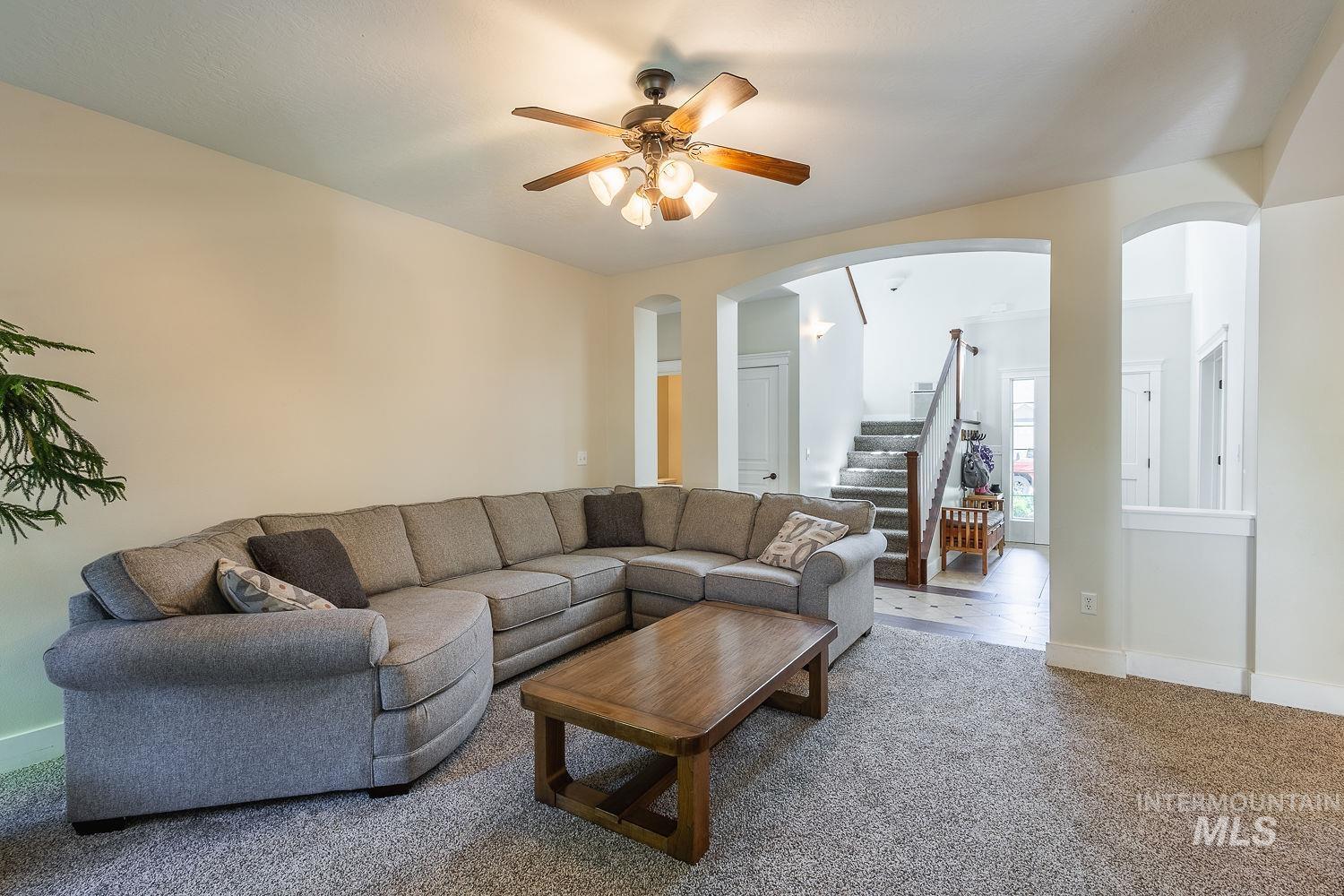 591 N Pringlewood Pl, Star, Idaho 53669, 4 Bedrooms, 3 Bathrooms, Residential For Sale, Price $598,000, 98983973