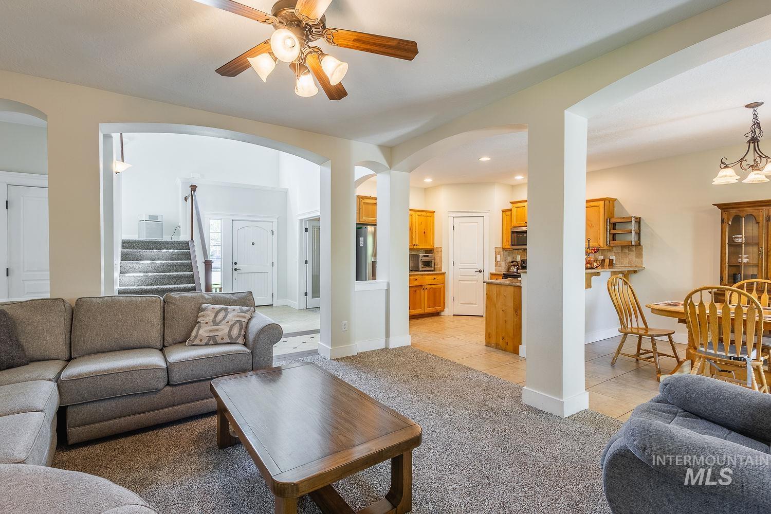 591 N Pringlewood Pl, Star, Idaho 53669, 4 Bedrooms, 3 Bathrooms, Residential For Sale, Price $598,000, 98983973