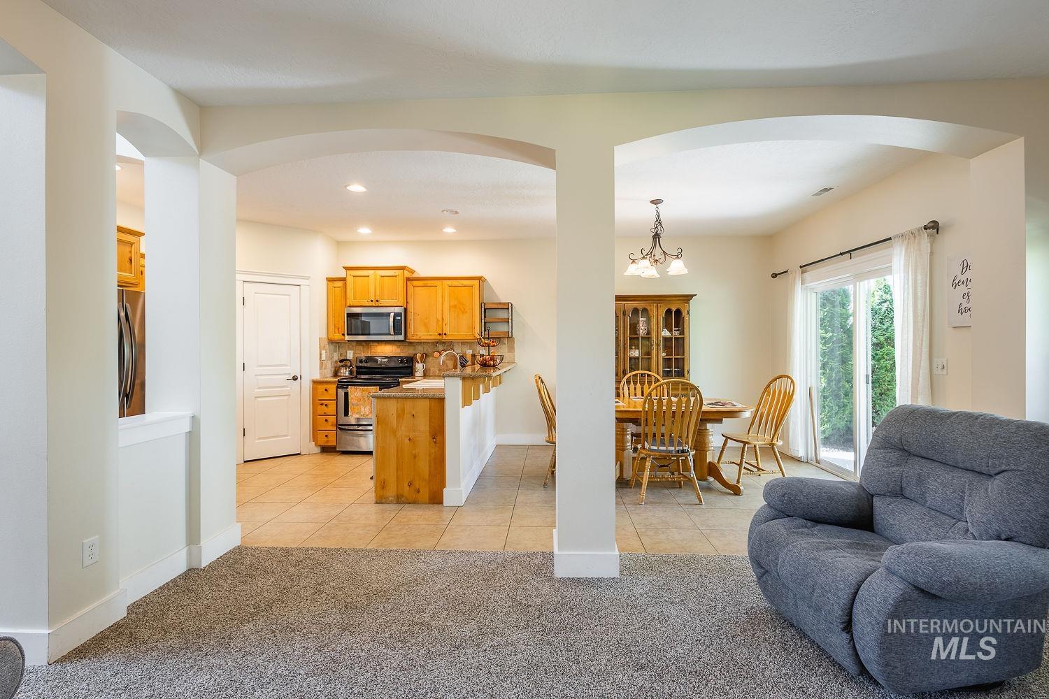 591 N Pringlewood Pl, Star, Idaho 53669, 4 Bedrooms, 3 Bathrooms, Residential For Sale, Price $598,000, 98983973