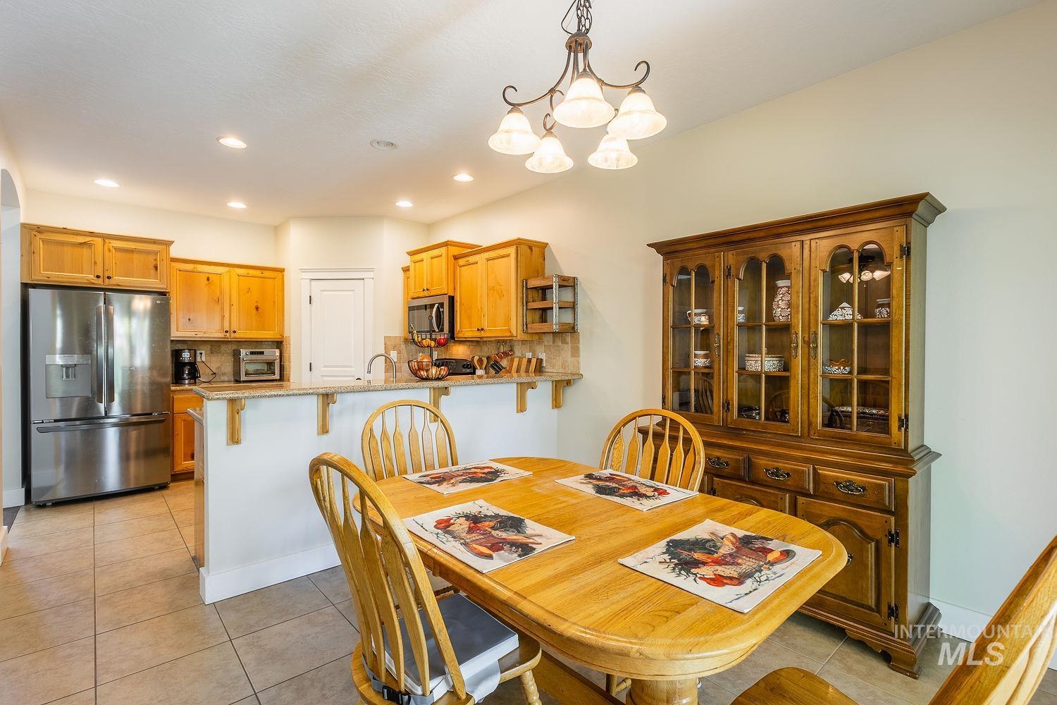 591 N Pringlewood Pl, Star, Idaho 53669, 4 Bedrooms, 3 Bathrooms, Residential For Sale, Price $598,000, 98983973