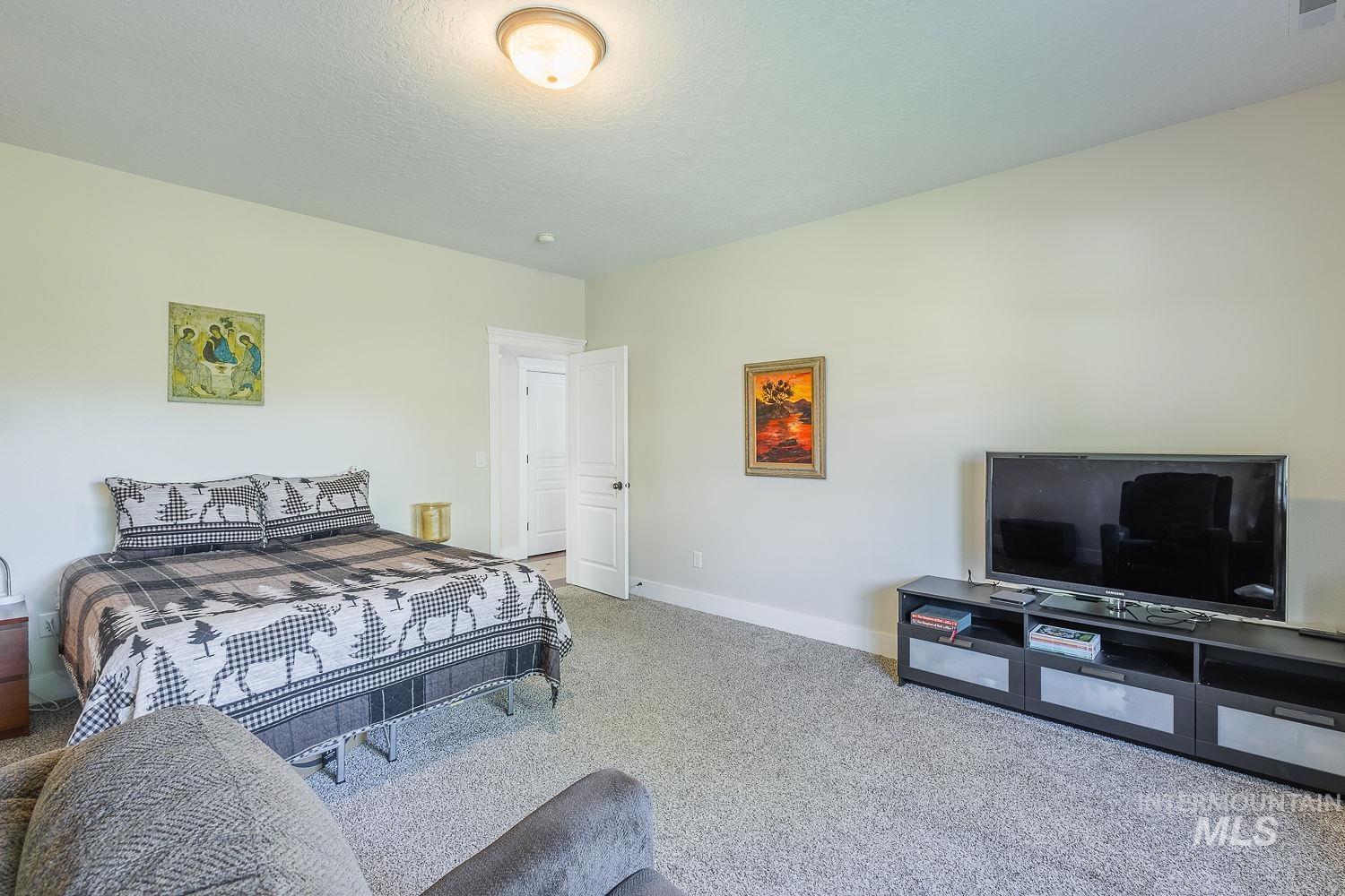 591 N Pringlewood Pl, Star, Idaho 53669, 4 Bedrooms, 3 Bathrooms, Residential For Sale, Price $598,000, 98983973