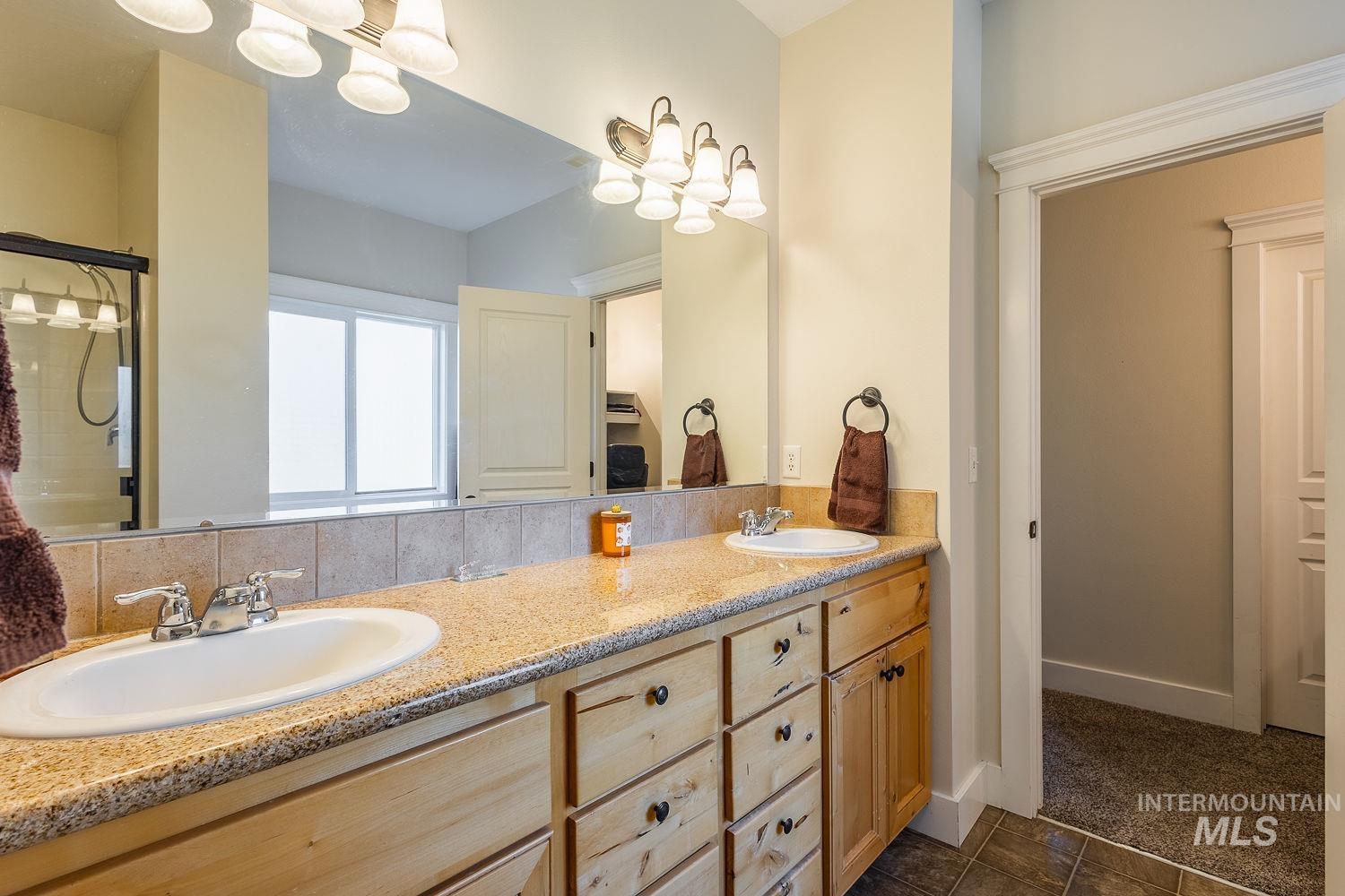 591 N Pringlewood Pl, Star, Idaho 53669, 4 Bedrooms, 3 Bathrooms, Residential For Sale, Price $598,000, 98983973