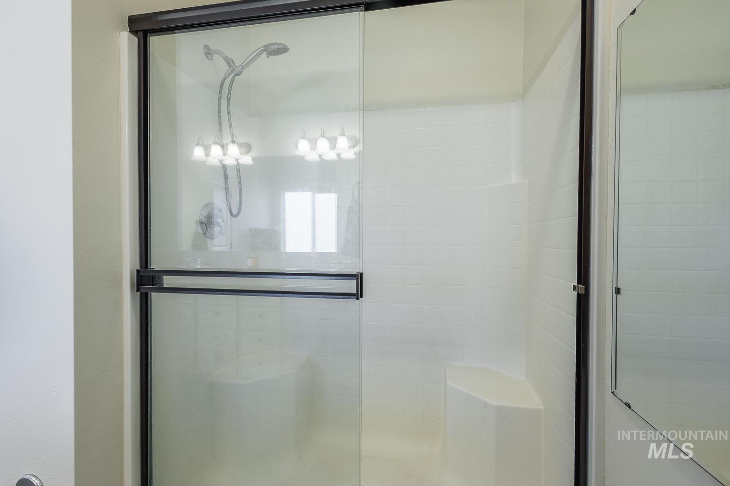 591 N Pringlewood Pl, Star, Idaho 53669, 4 Bedrooms, 3 Bathrooms, Residential For Sale, Price $598,000, 98983973