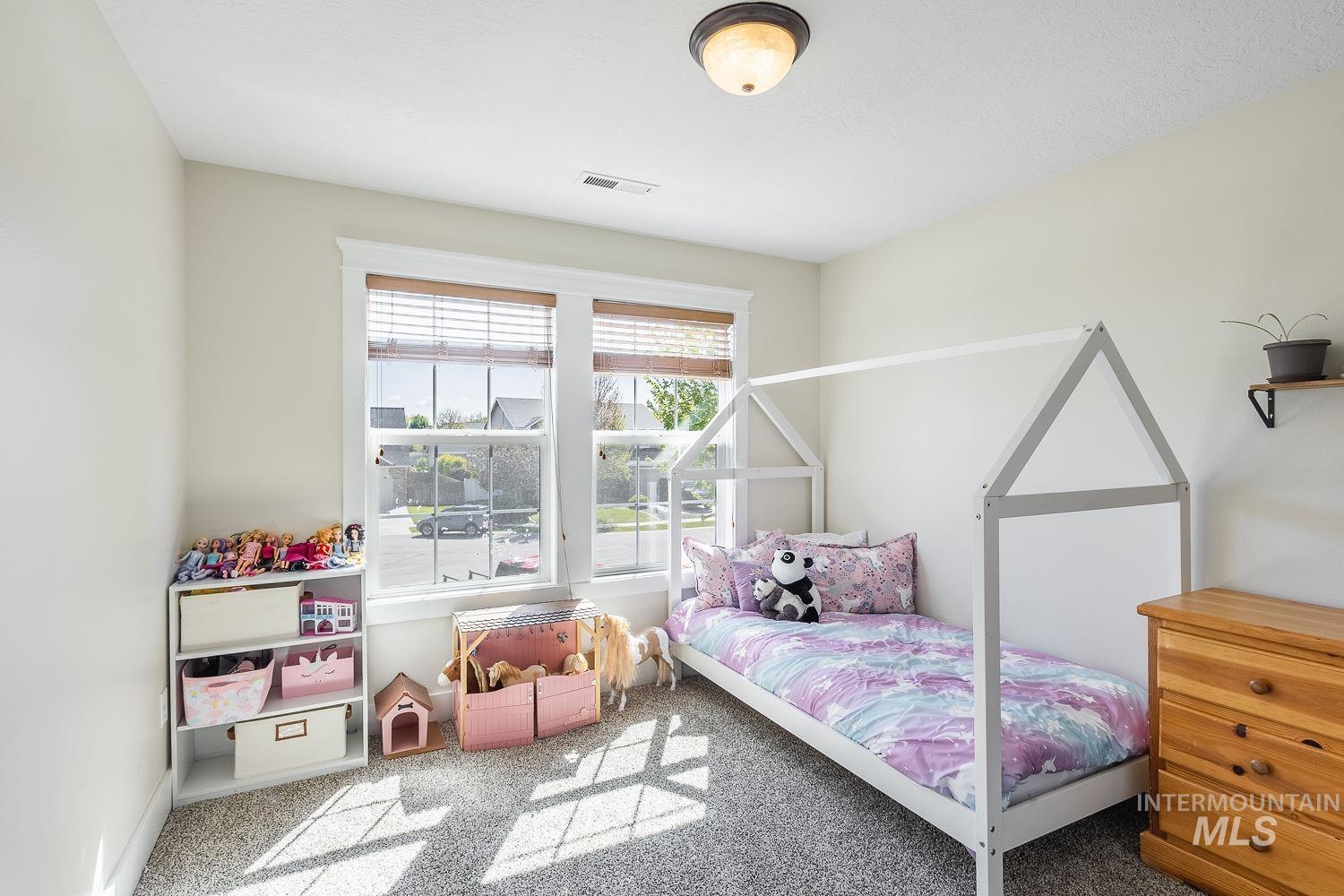 591 N Pringlewood Pl, Star, Idaho 53669, 4 Bedrooms, 3 Bathrooms, Residential For Sale, Price $598,000, 98983973