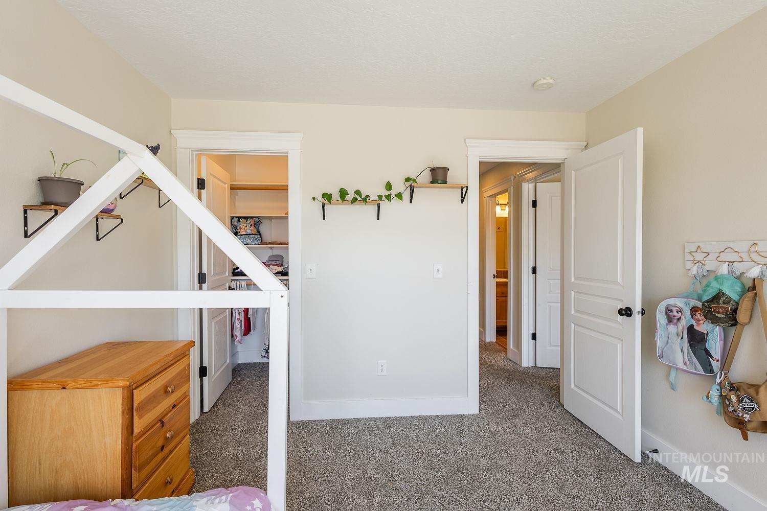 591 N Pringlewood Pl, Star, Idaho 53669, 4 Bedrooms, 3 Bathrooms, Residential For Sale, Price $598,000, 98983973