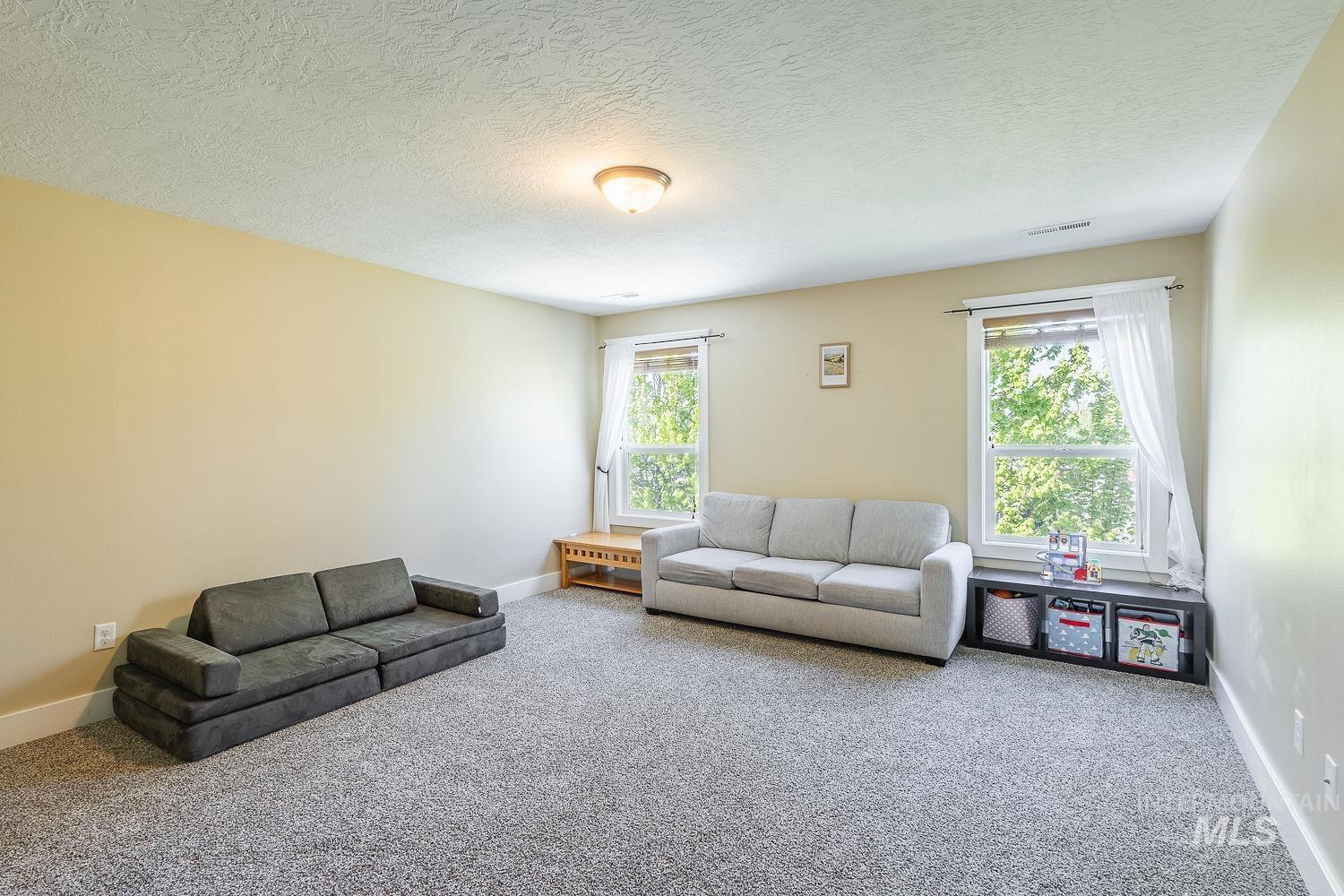 591 N Pringlewood Pl, Star, Idaho 53669, 4 Bedrooms, 3 Bathrooms, Residential For Sale, Price $598,000, 98983973