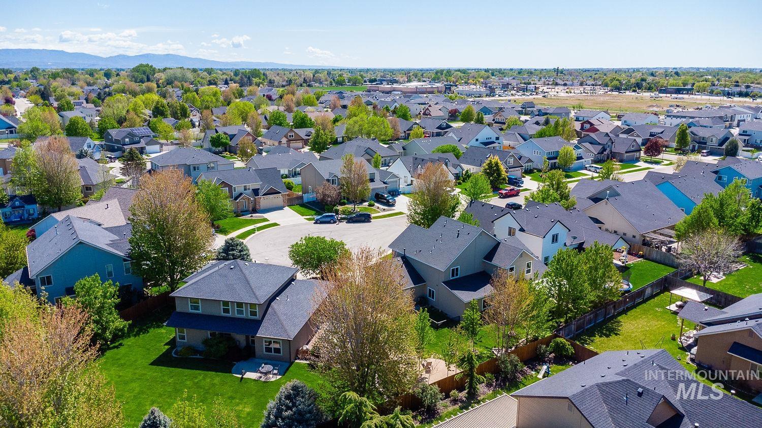 591 N Pringlewood Pl, Star, Idaho 53669, 4 Bedrooms, 3 Bathrooms, Residential For Sale, Price $598,000, 98983973