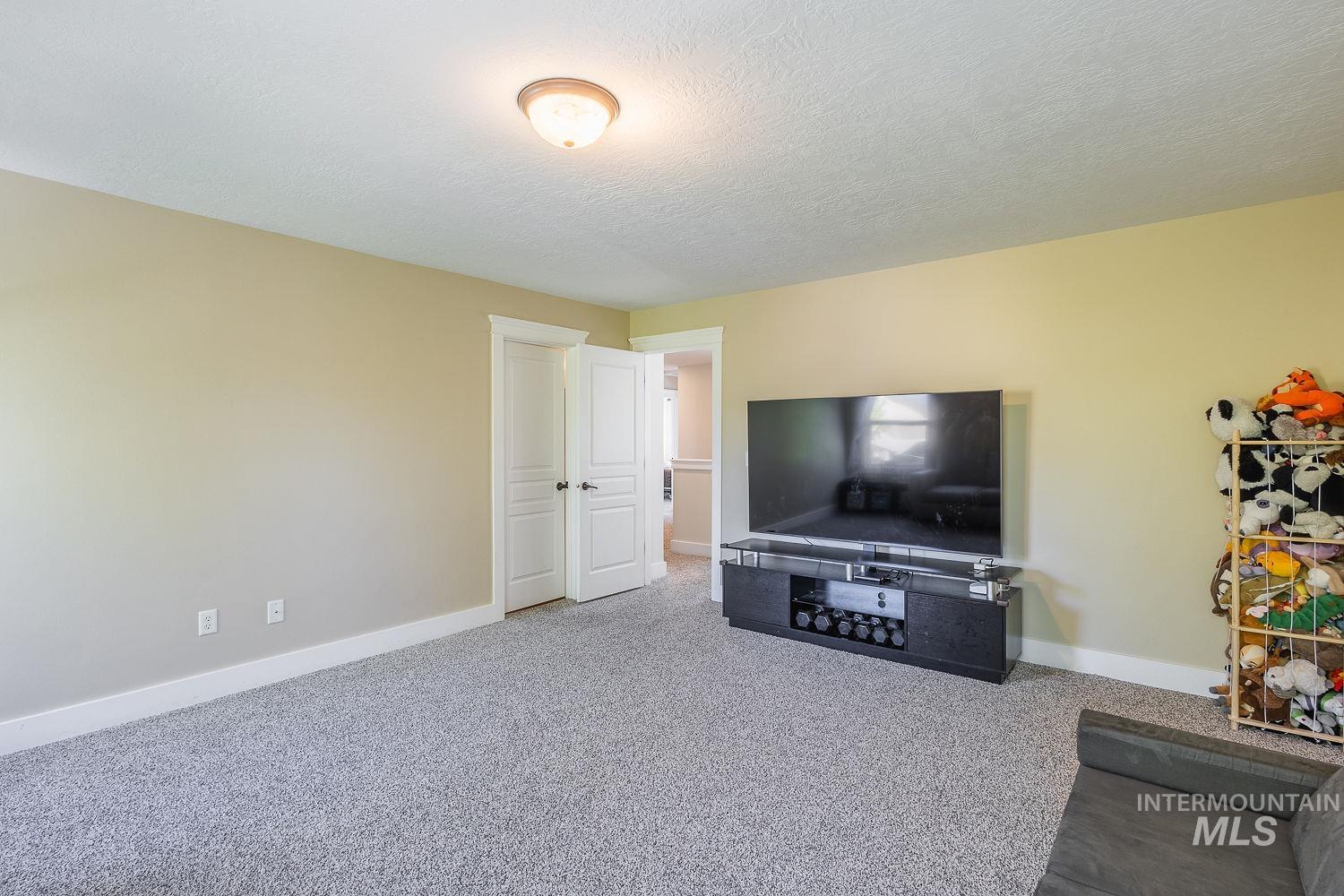 591 N Pringlewood Pl, Star, Idaho 53669, 4 Bedrooms, 3 Bathrooms, Residential For Sale, Price $598,000, 98983973