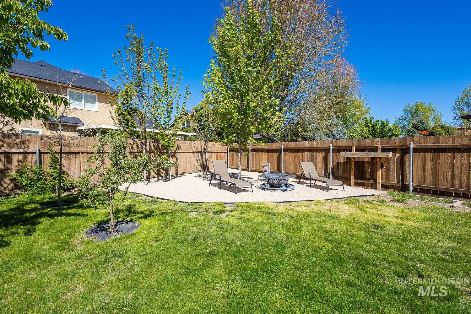 591 N Pringlewood Pl, Star, Idaho 53669, 4 Bedrooms, 3 Bathrooms, Residential For Sale, Price $598,000, 98983973