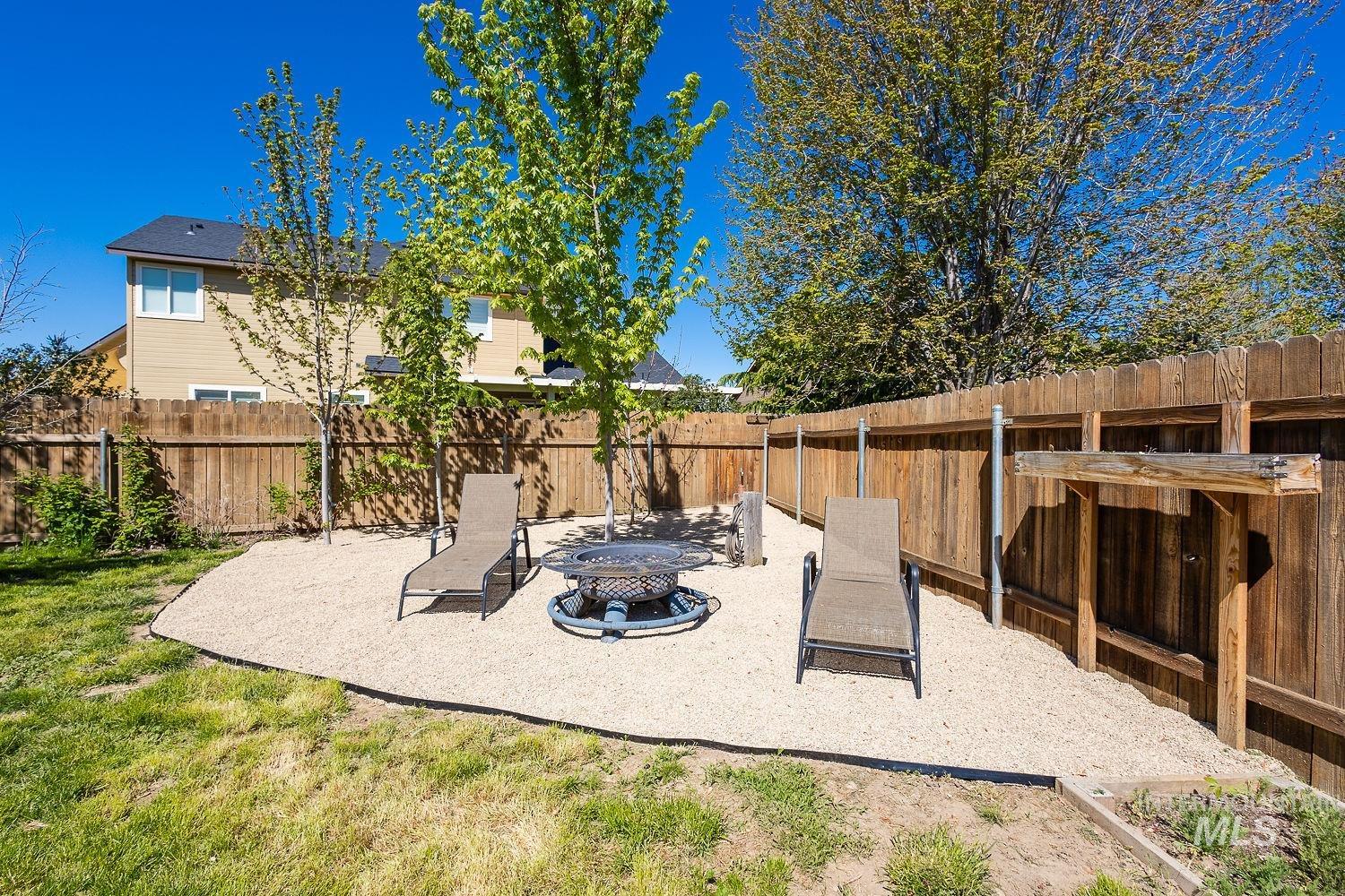 591 N Pringlewood Pl, Star, Idaho 53669, 4 Bedrooms, 3 Bathrooms, Residential For Sale, Price $598,000, 98983973