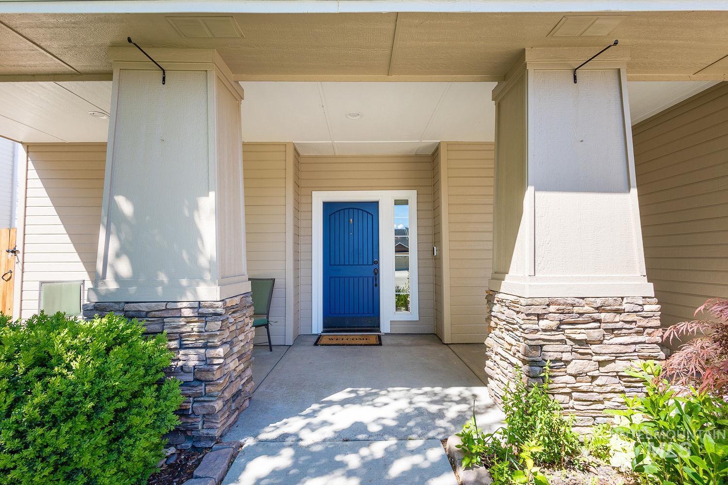 591 N Pringlewood Pl, Star, Idaho 53669, 4 Bedrooms, 3 Bathrooms, Residential For Sale, Price $598,000, 98983973