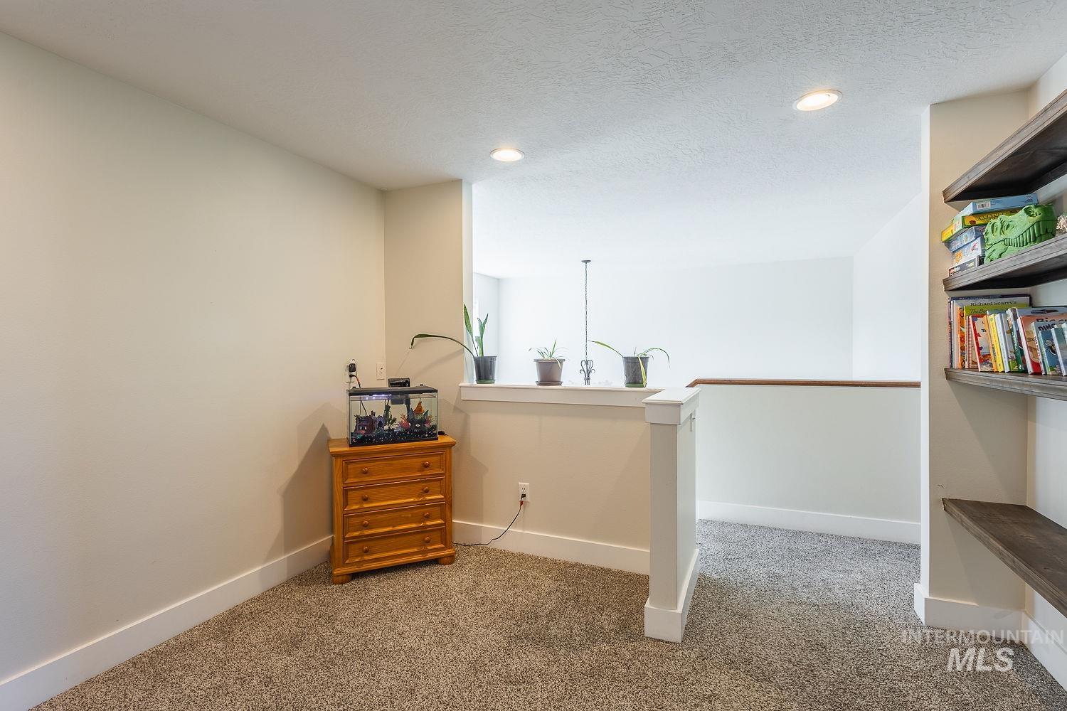 591 N Pringlewood Pl, Star, Idaho 53669, 4 Bedrooms, 3 Bathrooms, Residential For Sale, Price $598,000, 98983973