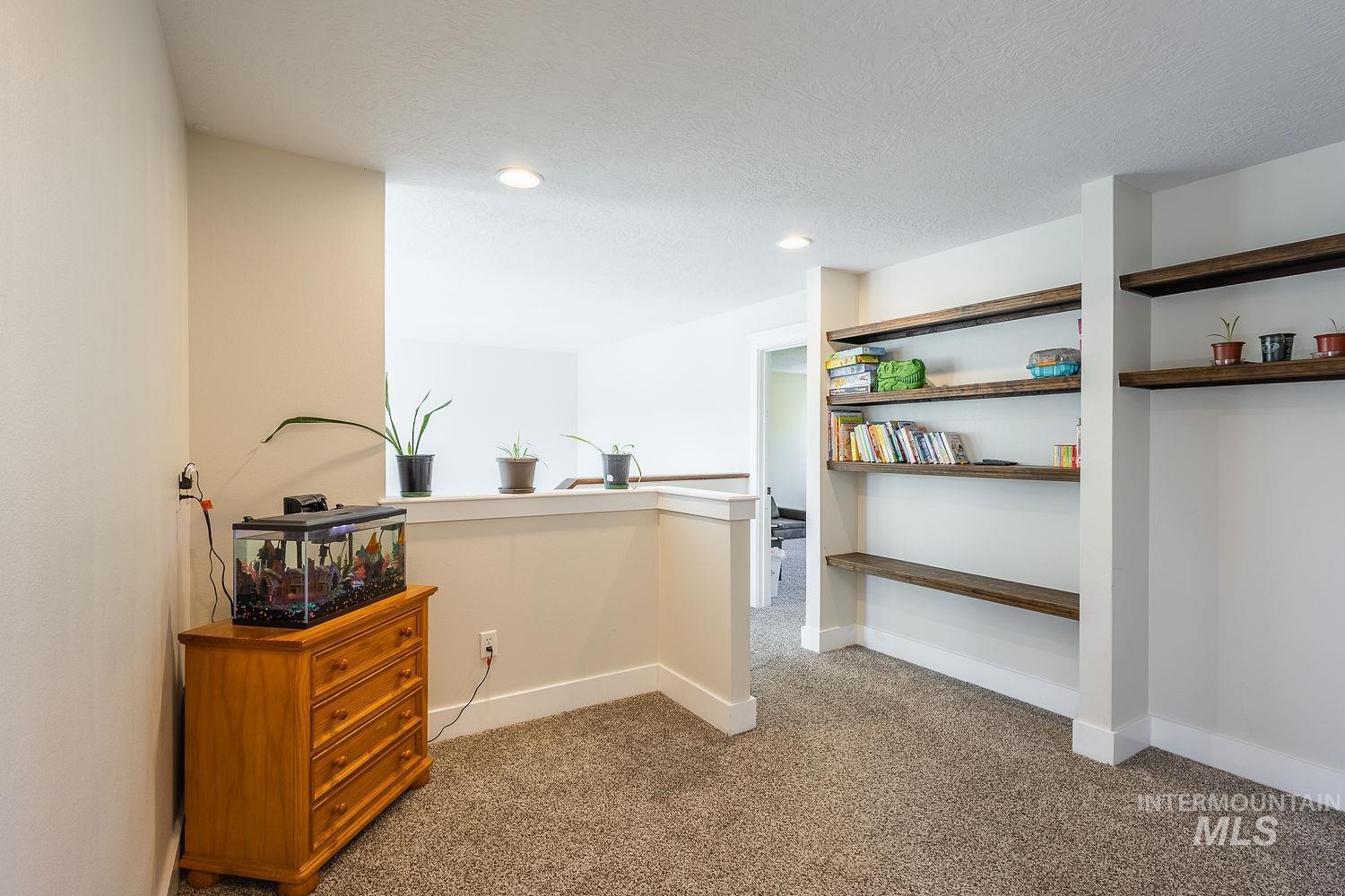 591 N Pringlewood Pl, Star, Idaho 53669, 4 Bedrooms, 3 Bathrooms, Residential For Sale, Price $598,000, 98983973