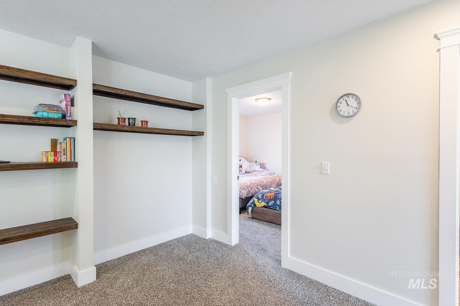 591 N Pringlewood Pl, Star, Idaho 53669, 4 Bedrooms, 3 Bathrooms, Residential For Sale, Price $598,000, 98983973