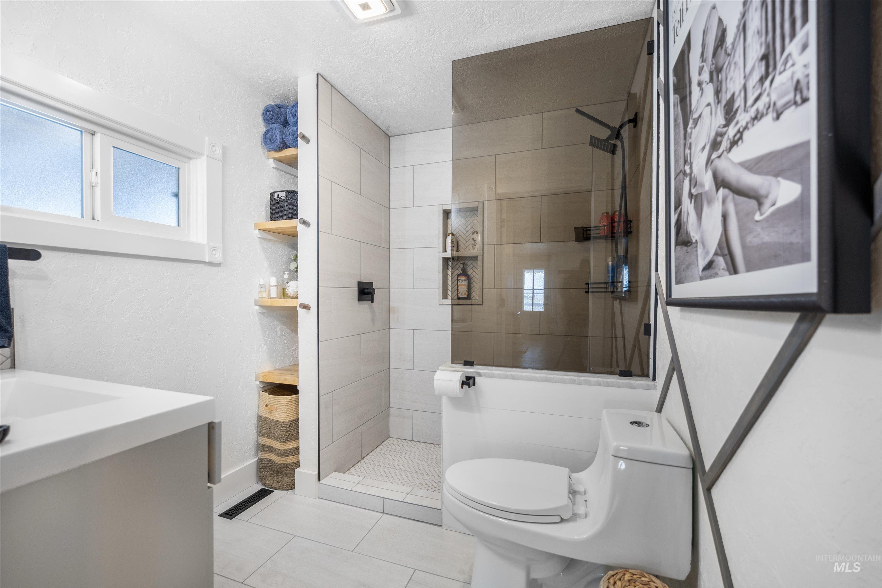 210 Carrie Rex Ave, Melba, Idaho 83641, 2 Bedrooms, 1 Bathroom, Residential For Sale, Price $315,900, 98983974