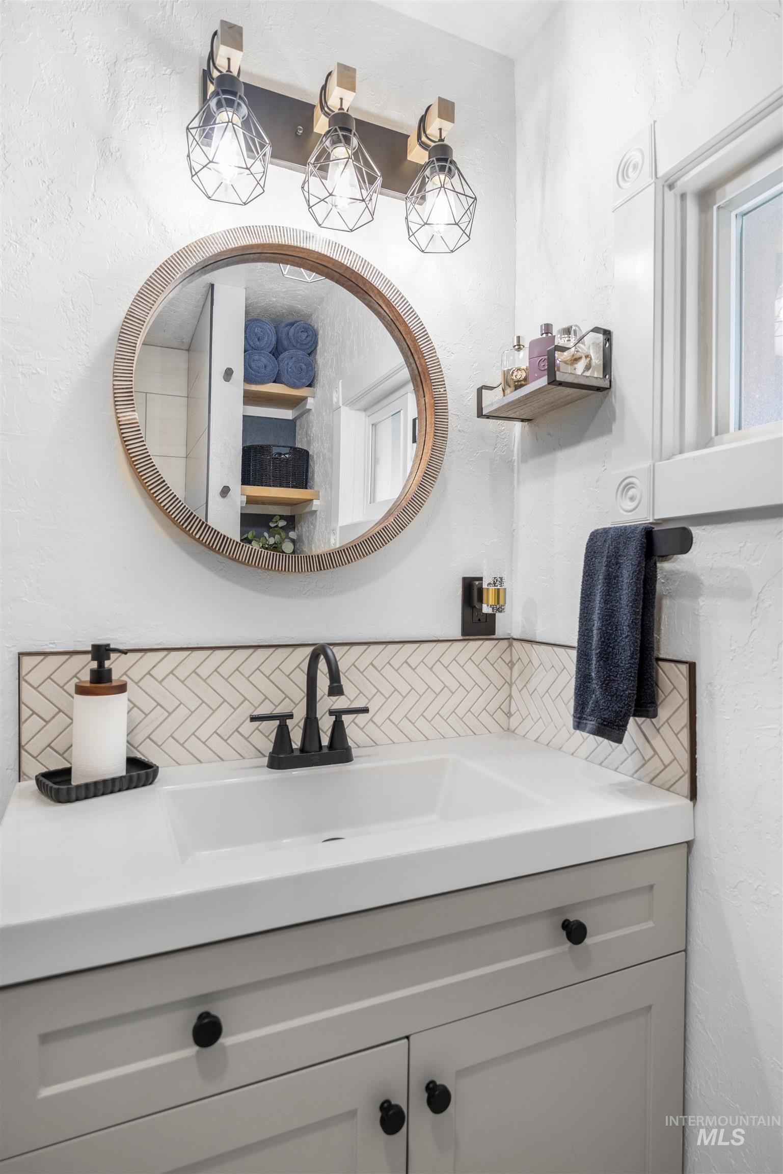 210 Carrie Rex Ave, Melba, Idaho 83641, 2 Bedrooms, 1 Bathroom, Residential For Sale, Price $315,900, 98983974