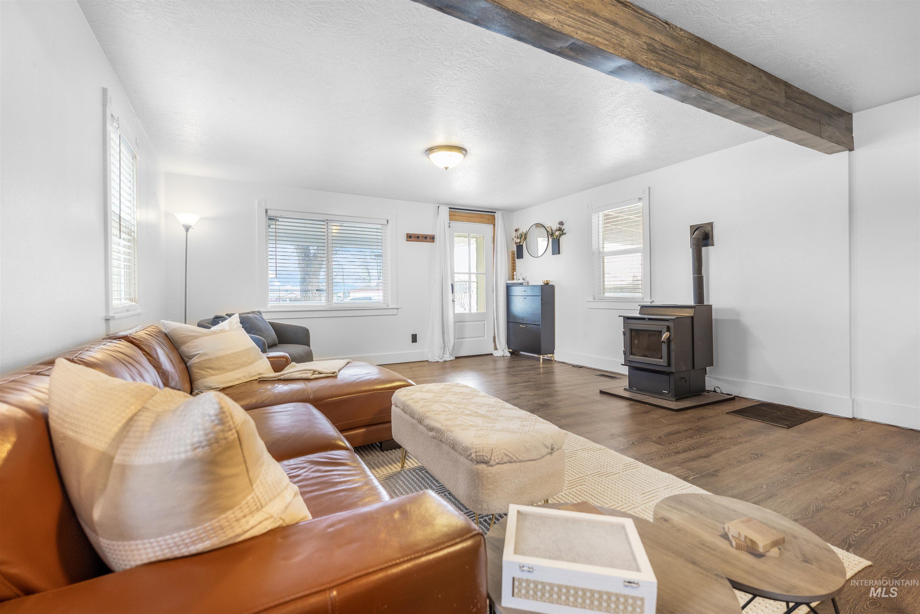 210 Carrie Rex Ave, Melba, Idaho 83641, 2 Bedrooms, 1 Bathroom, Residential For Sale, Price $315,900, 98983974