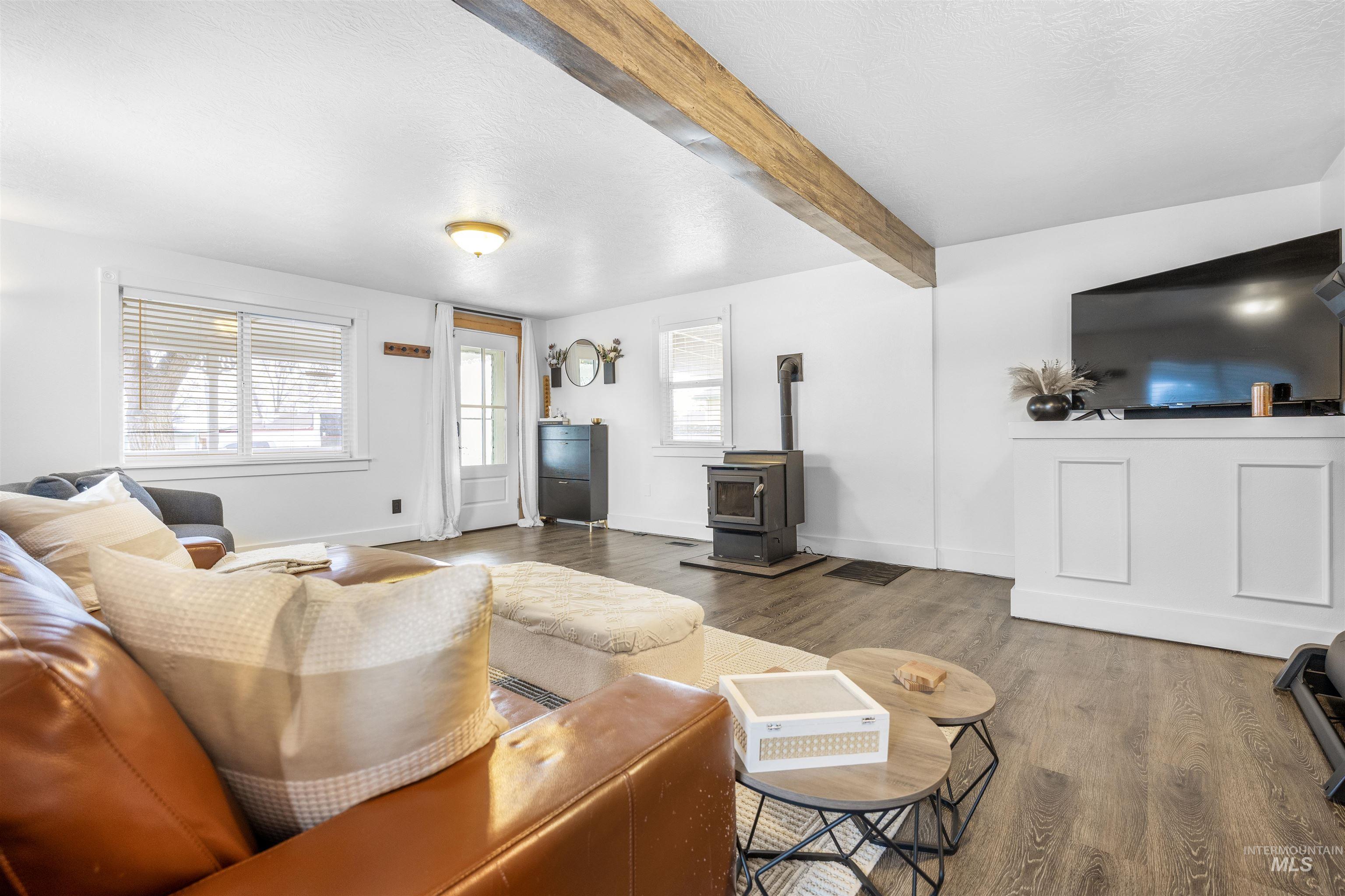 210 Carrie Rex Ave, Melba, Idaho 83641, 2 Bedrooms, 1 Bathroom, Residential For Sale, Price $315,900, 98983974