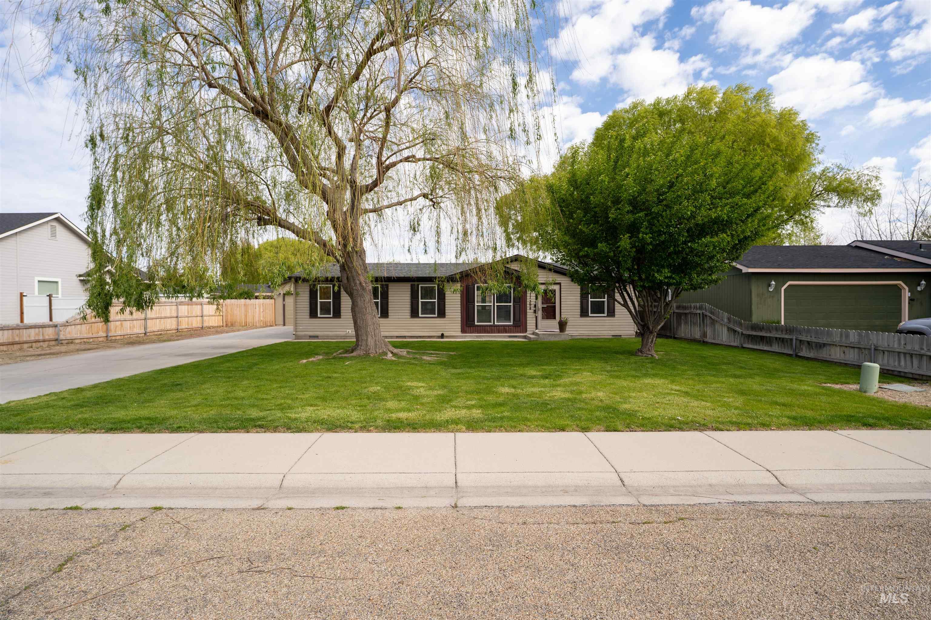 11394 W Zachery Ave., Nampa, Idaho 83651, 3 Bedrooms, 2 Bathrooms, Residential For Sale, Price $344,900,MLS 98983979