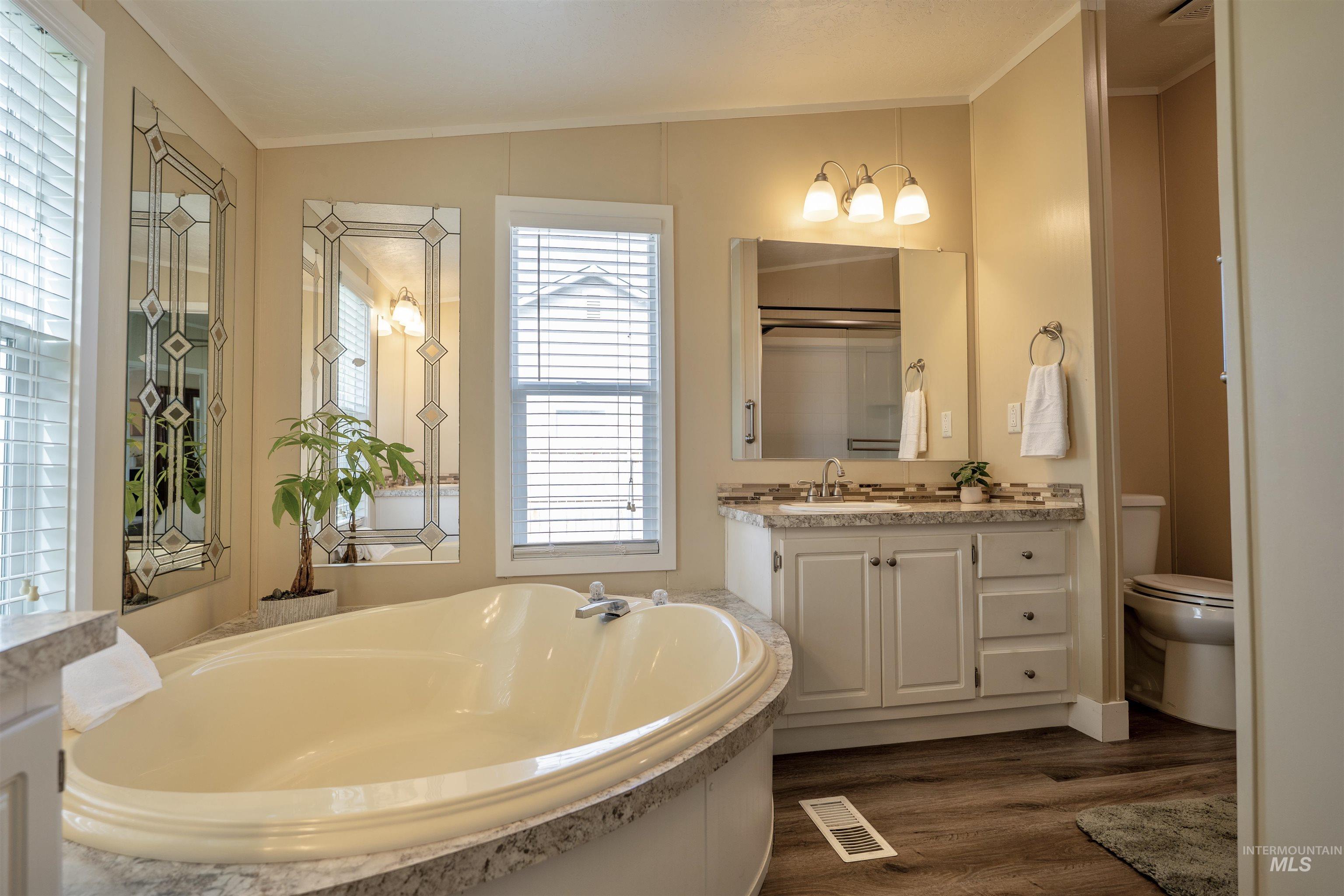 11394 W Zachery Ave., Nampa, Idaho 83651, 3 Bedrooms, 2 Bathrooms, Residential For Sale, Price $344,900,MLS 98983979