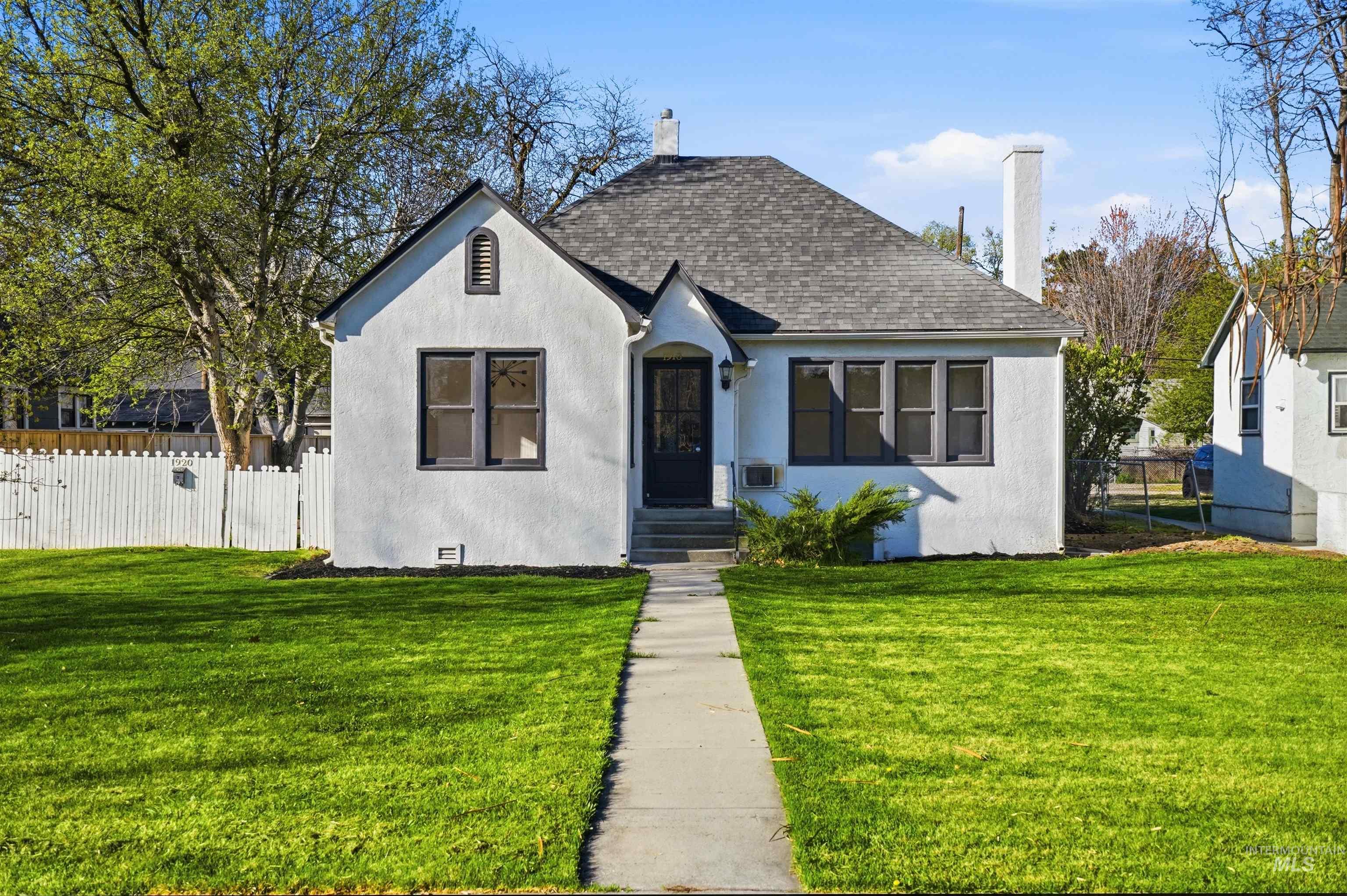 1918&1920 Cleveland Blvd, Caldwell, Idaho 83605, 2 Bedrooms, 1 Bathroom, Residential Income For Sale, Price $449,000, 98983980