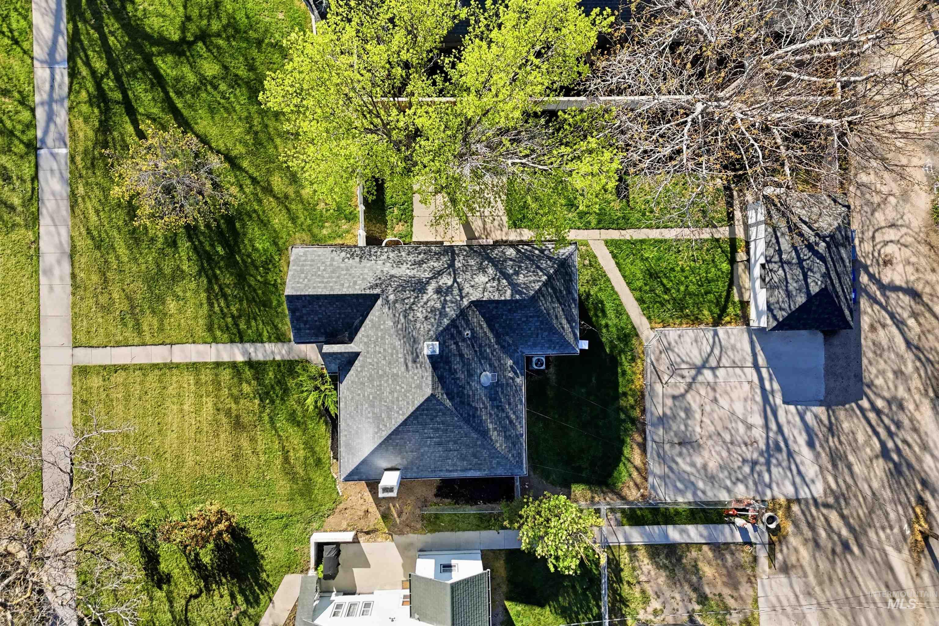 1918&1920 Cleveland Blvd, Caldwell, Idaho 83605, 2 Bedrooms, 1 Bathroom, Residential Income For Sale, Price $449,000, 98983980