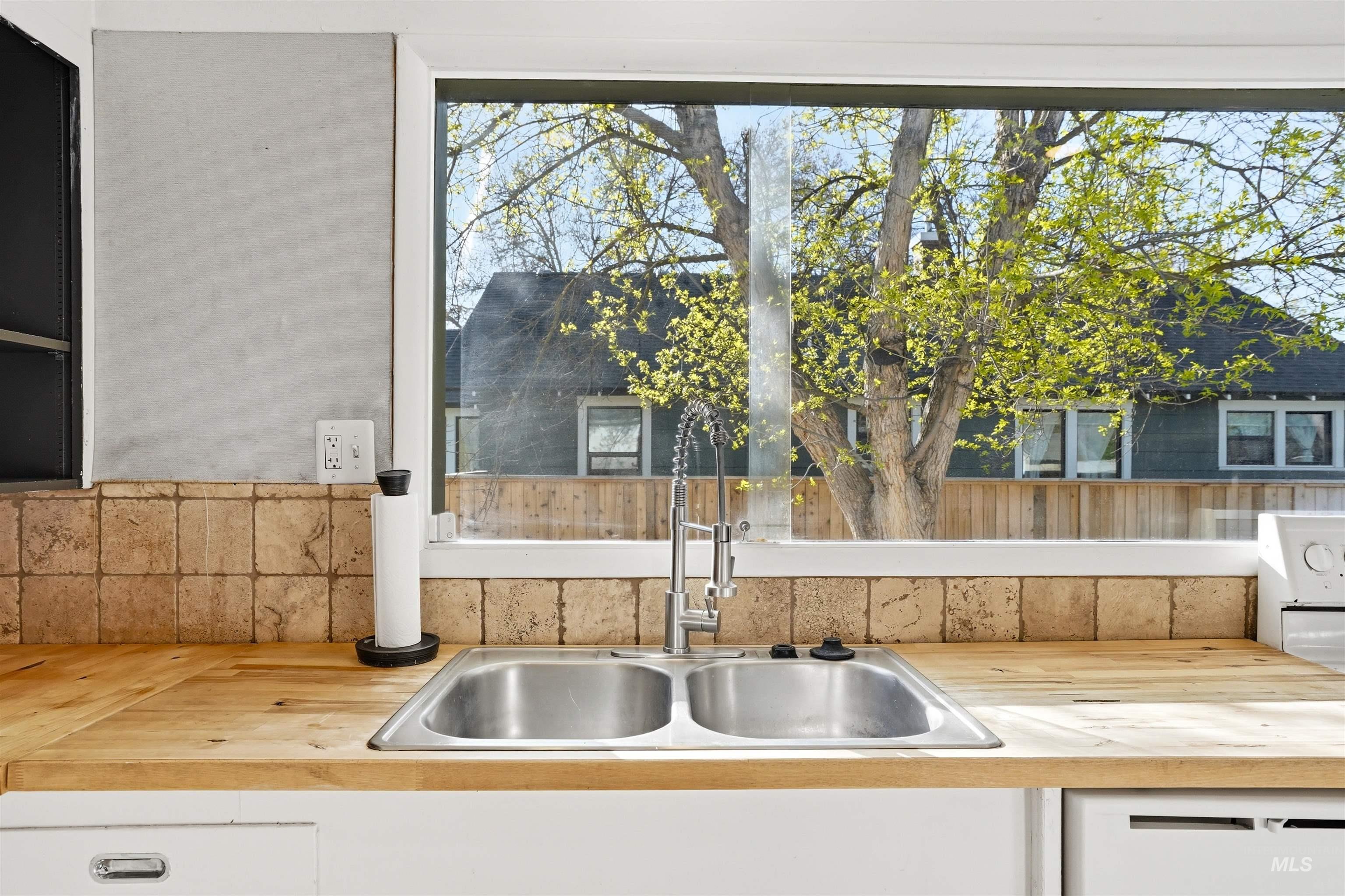 1918&1920 Cleveland Blvd, Caldwell, Idaho 83605, 2 Bedrooms, 1 Bathroom, Residential Income For Sale, Price $449,000, 98983980