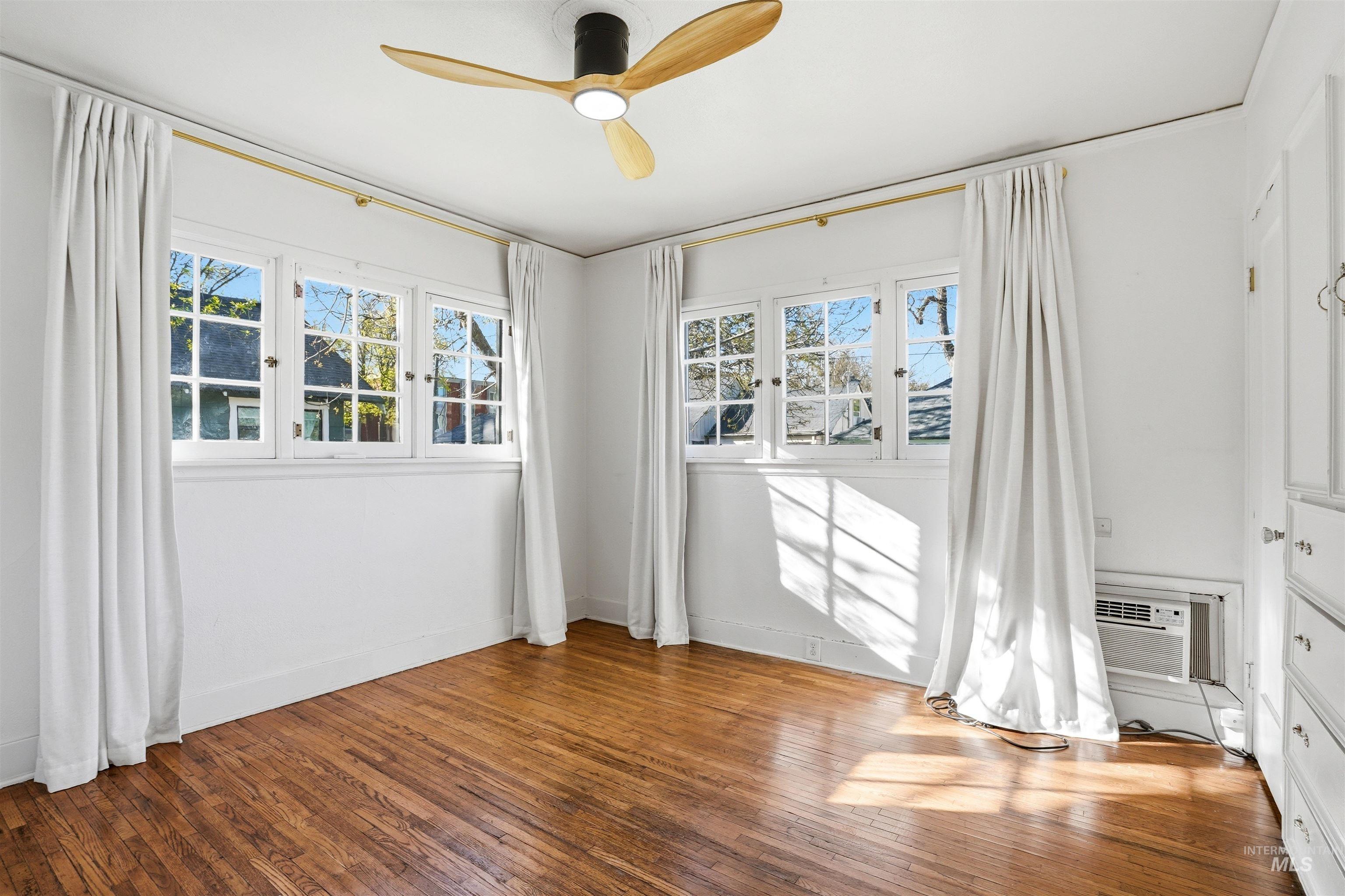 1918&1920 Cleveland Blvd, Caldwell, Idaho 83605, 2 Bedrooms, 1 Bathroom, Residential Income For Sale, Price $449,000, 98983980