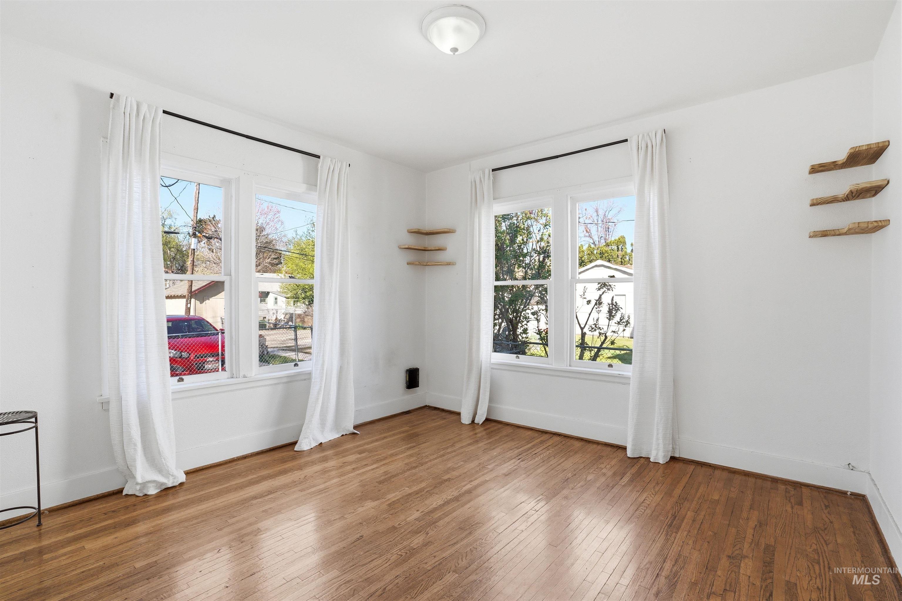 1918&1920 Cleveland Blvd, Caldwell, Idaho 83605, 2 Bedrooms, 1 Bathroom, Residential Income For Sale, Price $449,000, 98983980