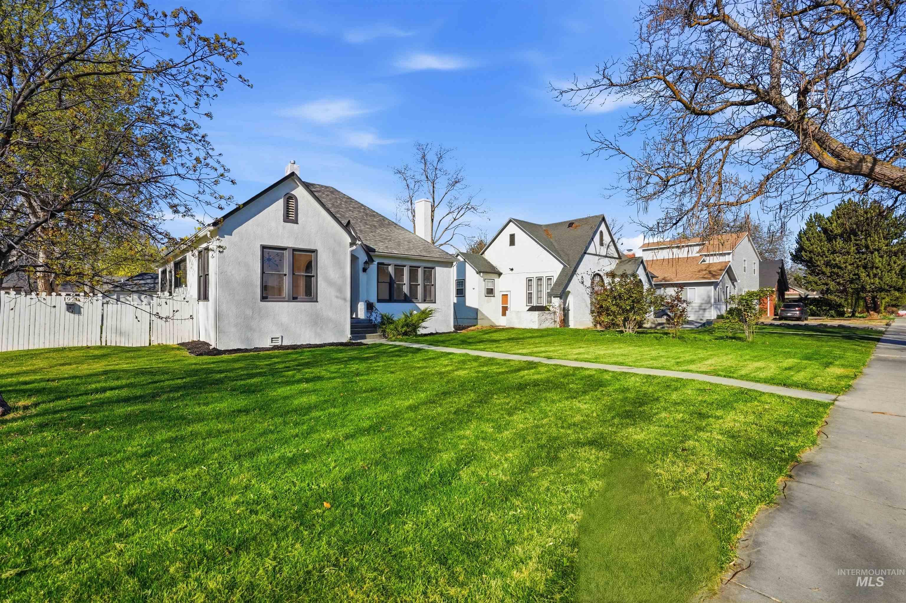 1918&1920 Cleveland Blvd, Caldwell, Idaho 83605, 2 Bedrooms, 1 Bathroom, Residential Income For Sale, Price $449,000, 98983980