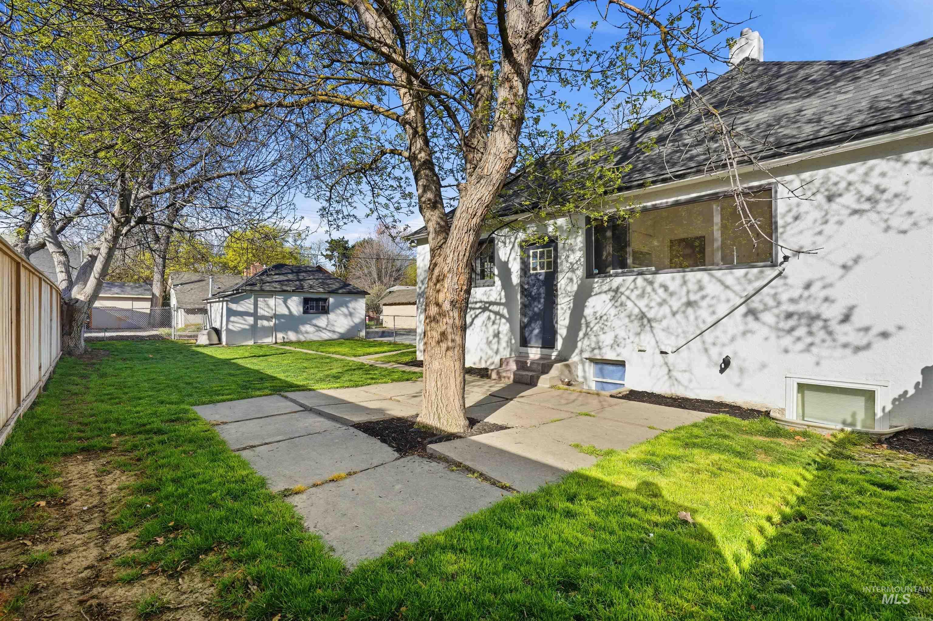 1918&1920 Cleveland Blvd, Caldwell, Idaho 83605, 2 Bedrooms, 1 Bathroom, Residential Income For Sale, Price $449,000, 98983980