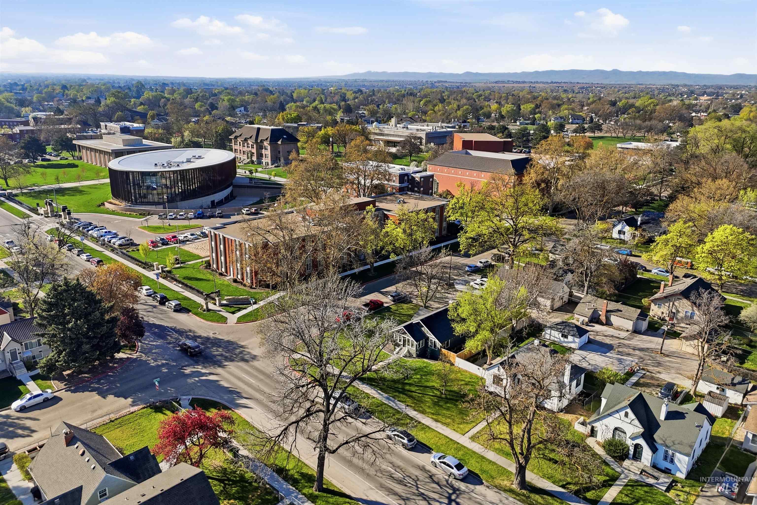 1918&1920 Cleveland Blvd, Caldwell, Idaho 83605, 2 Bedrooms, 1 Bathroom, Residential Income For Sale, Price $449,000, 98983980