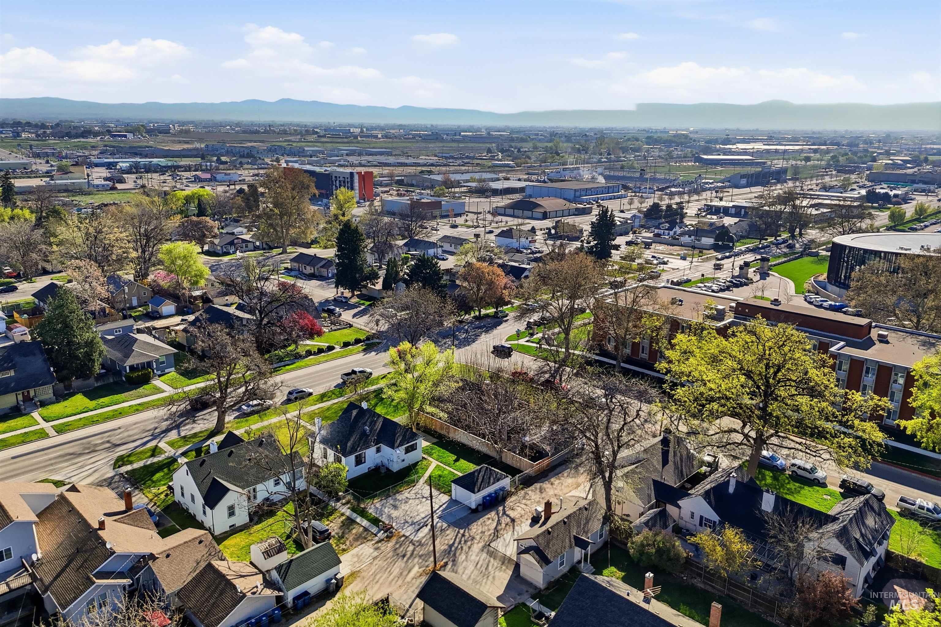 1918&1920 Cleveland Blvd, Caldwell, Idaho 83605, 2 Bedrooms, 1 Bathroom, Residential Income For Sale, Price $449,000, 98983980