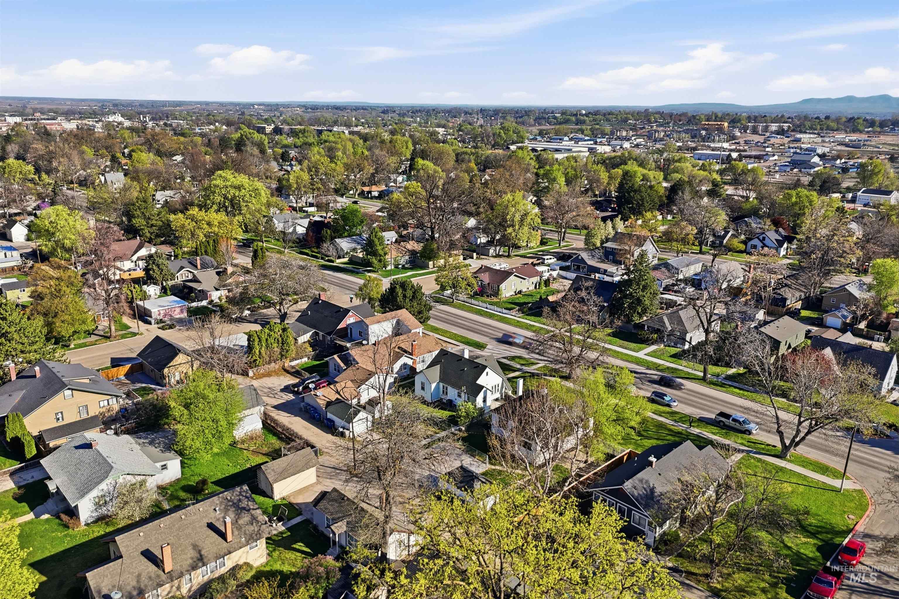 1918&1920 Cleveland Blvd, Caldwell, Idaho 83605, 2 Bedrooms, 1 Bathroom, Residential Income For Sale, Price $449,000, 98983980