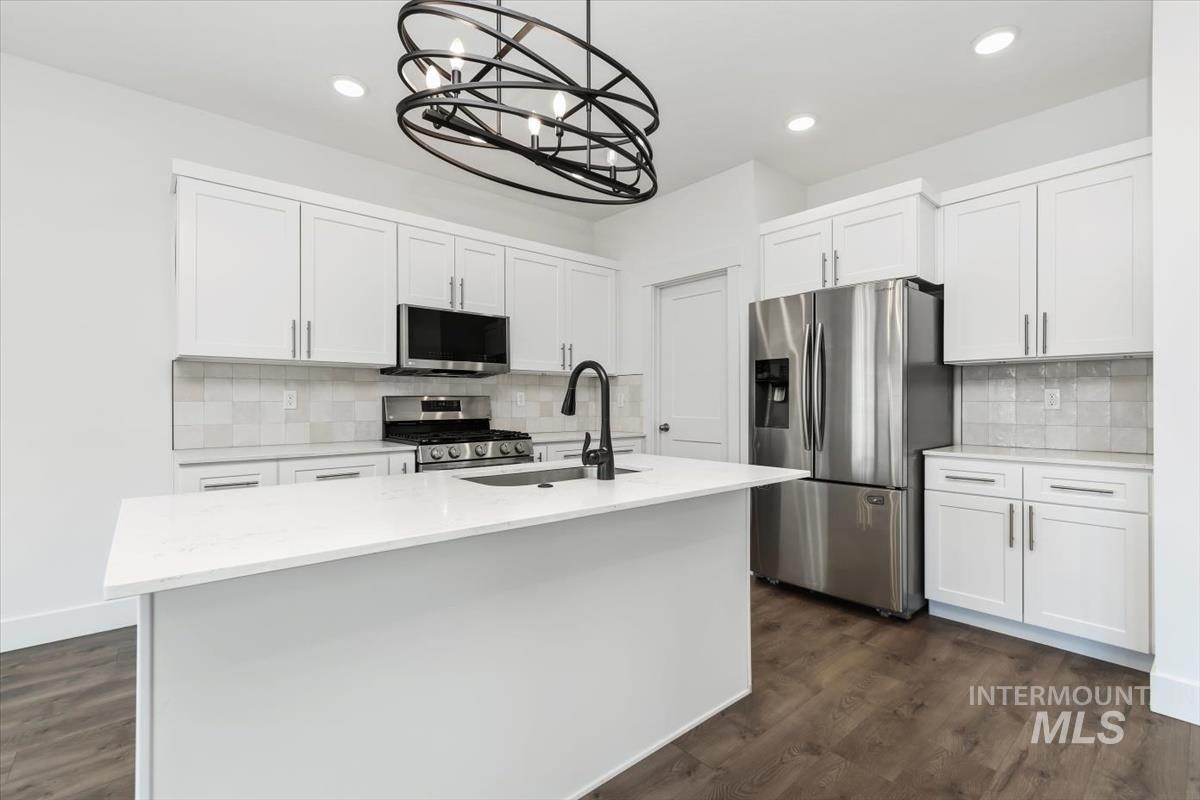 2124 Justine Ct, Fruitland, Idaho 83619, 3 Bedrooms, 2 Bathrooms, Residential For Sale, Price $449,900,MLS 98983983