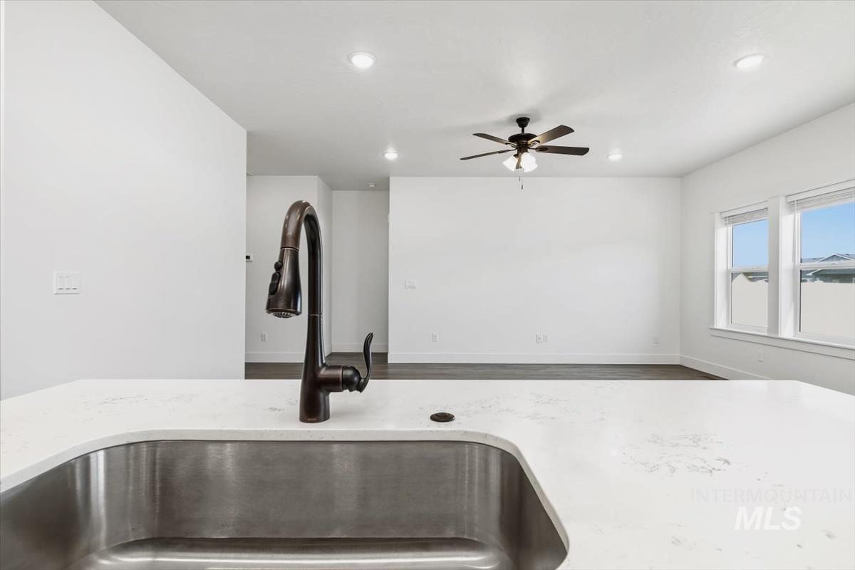 2124 Justine Ct, Fruitland, Idaho 83619, 3 Bedrooms, 2 Bathrooms, Residential For Sale, Price $449,900,MLS 98983983