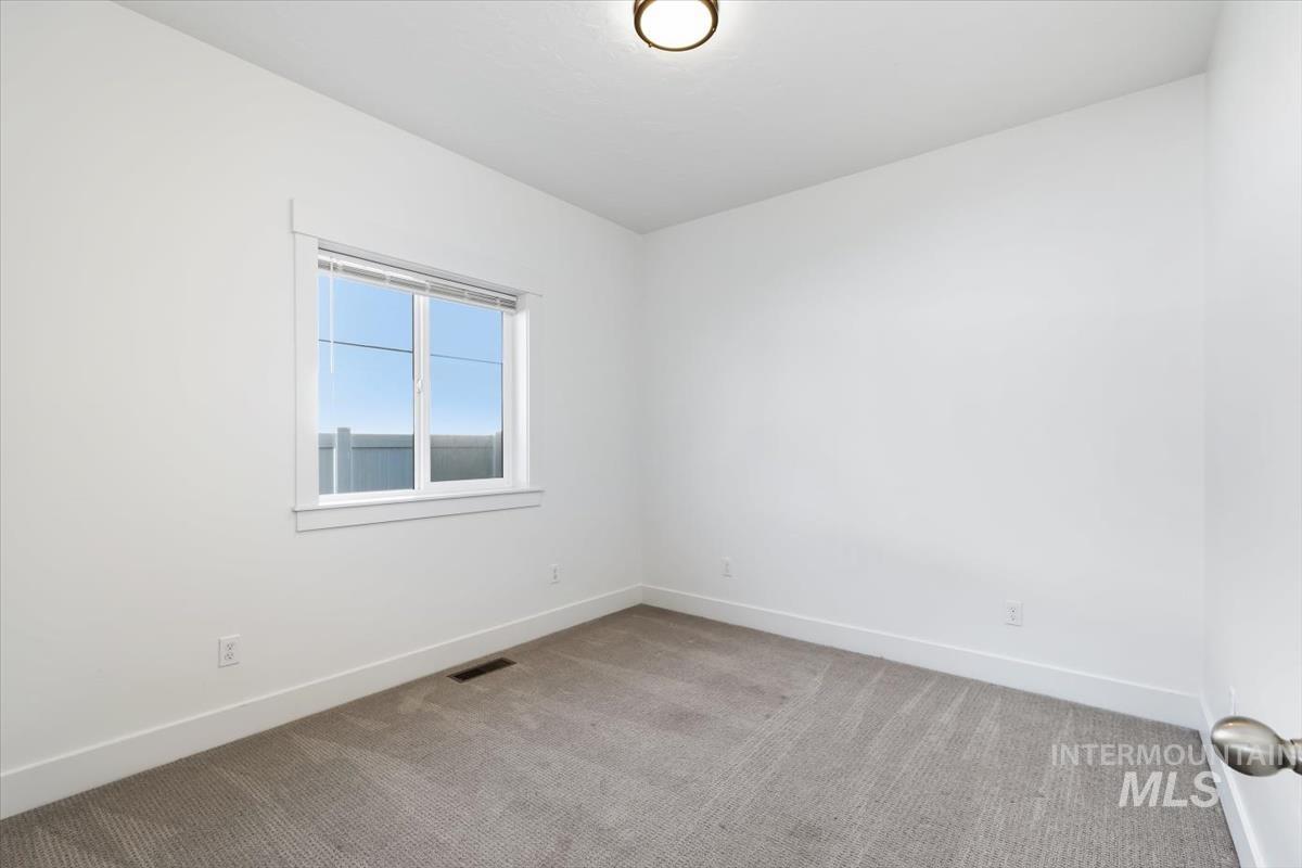 2124 Justine Ct, Fruitland, Idaho 83619, 3 Bedrooms, 2 Bathrooms, Residential For Sale, Price $449,900,MLS 98983983